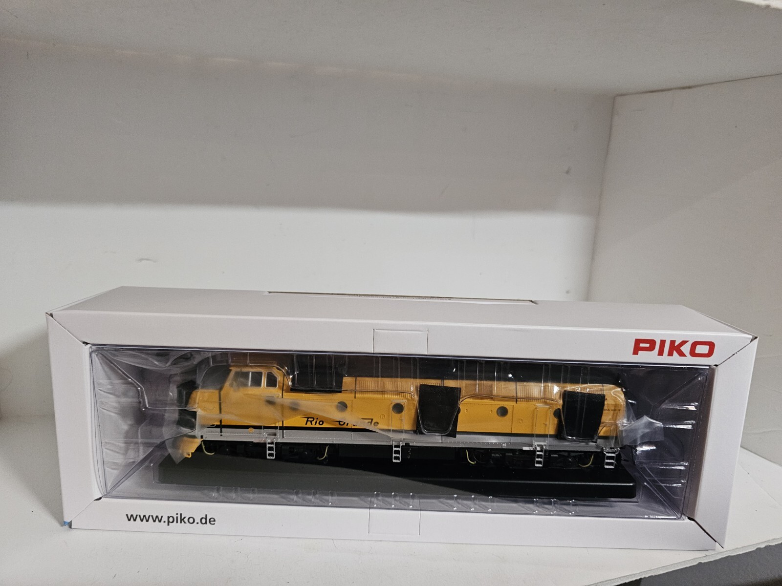 Piko Krauss Maffei ML 4000 Diesel Locomotive # 4002 97453 HO Scale DCC Ready
