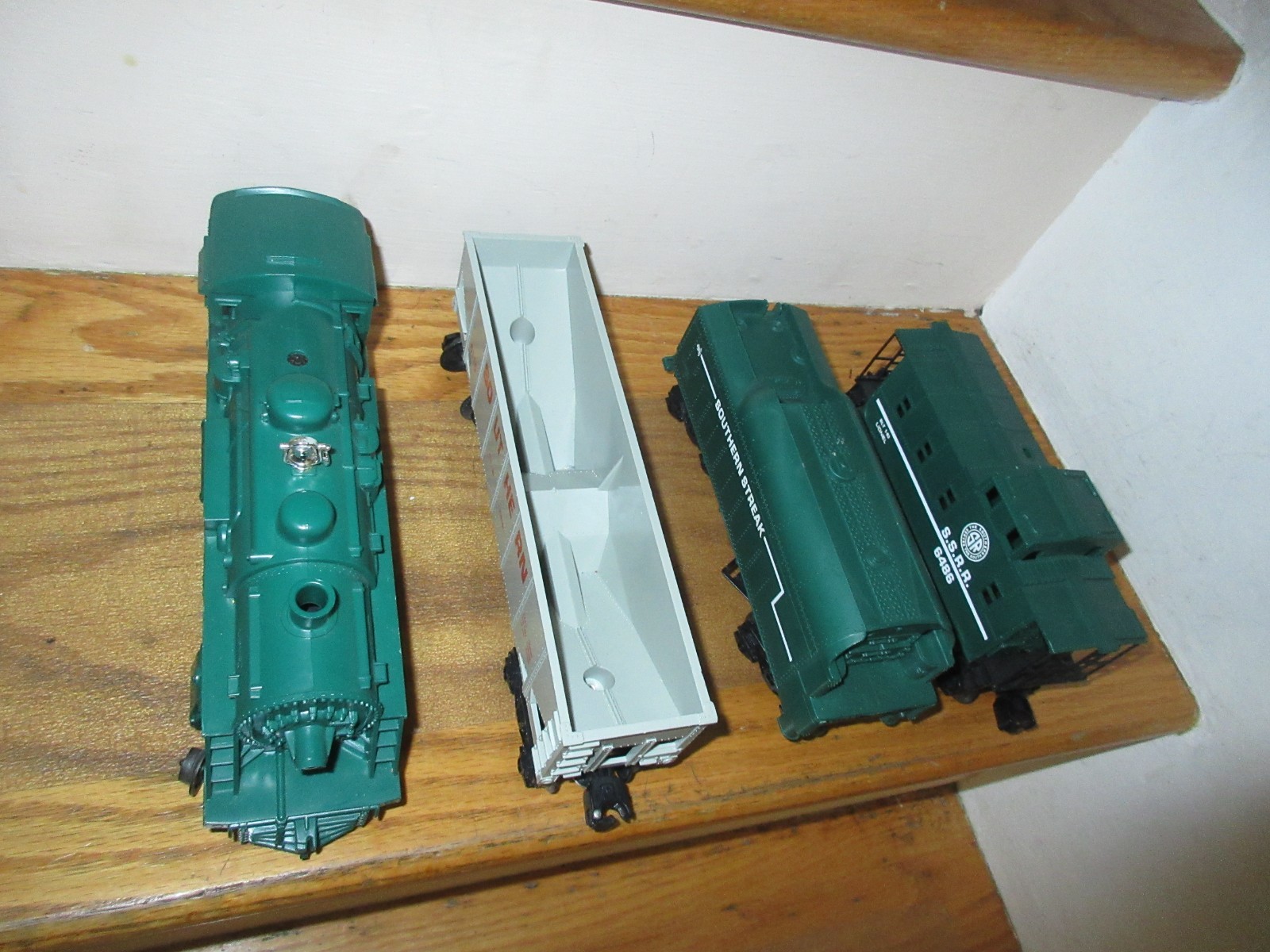 Lionel Set 8314 Engine Tender Caboose Southern Streak RUNS