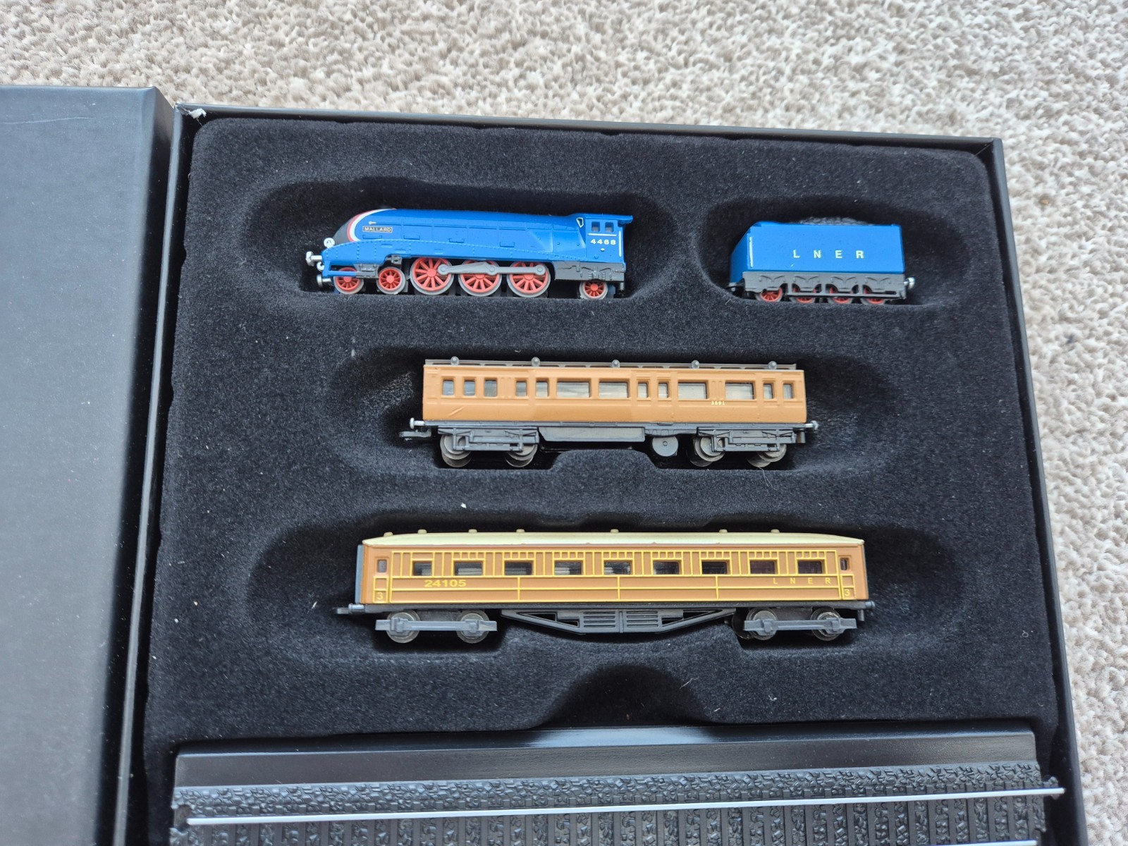 ATLAS EDITIONS 1/220 Z GAUGE MINITRAINS MALLARD DIECAST LOCOMOTIVE LOCO