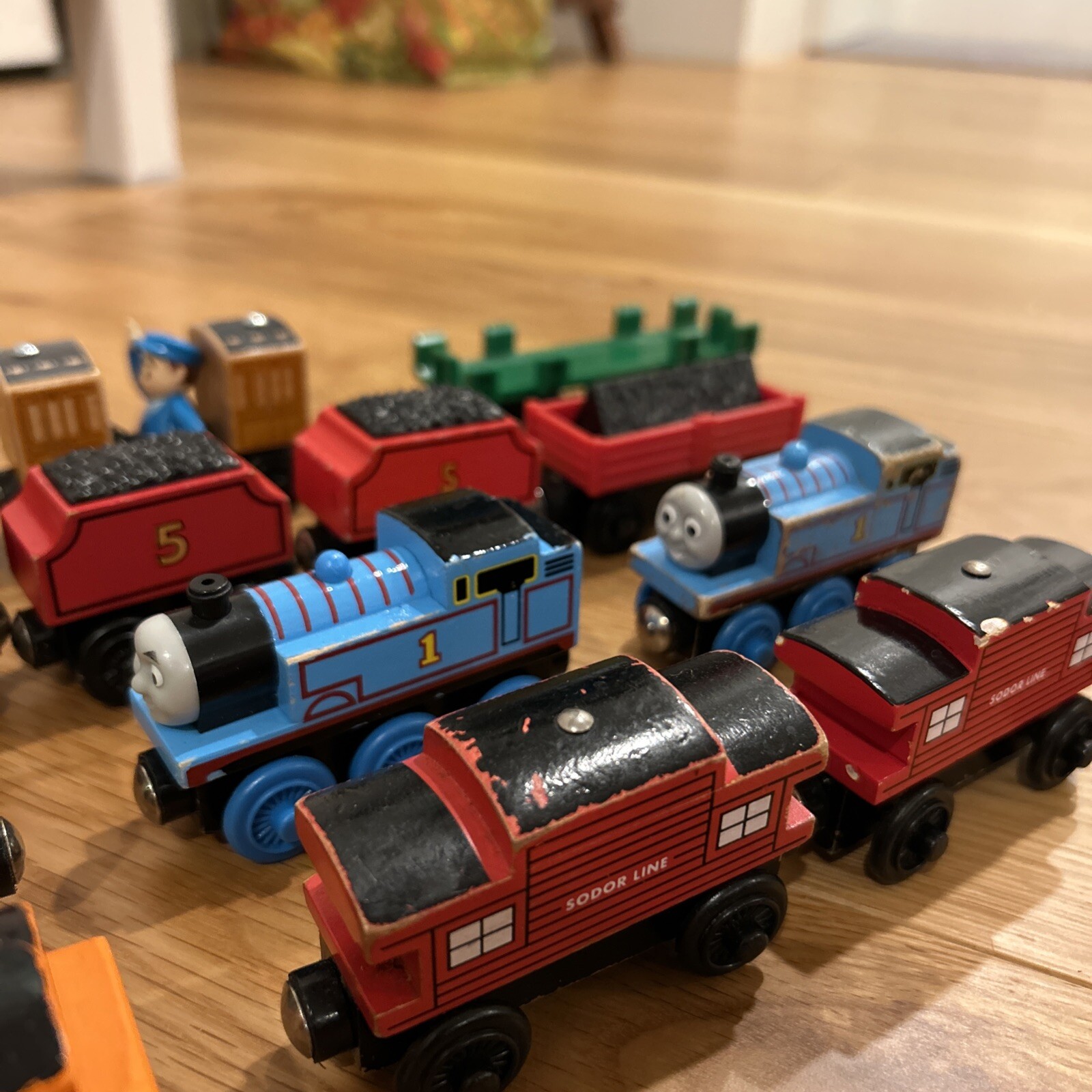 Thomas & Friends Magnetic Wooden Railway VTG Douglas Lady Rheneas Alfie Charlie