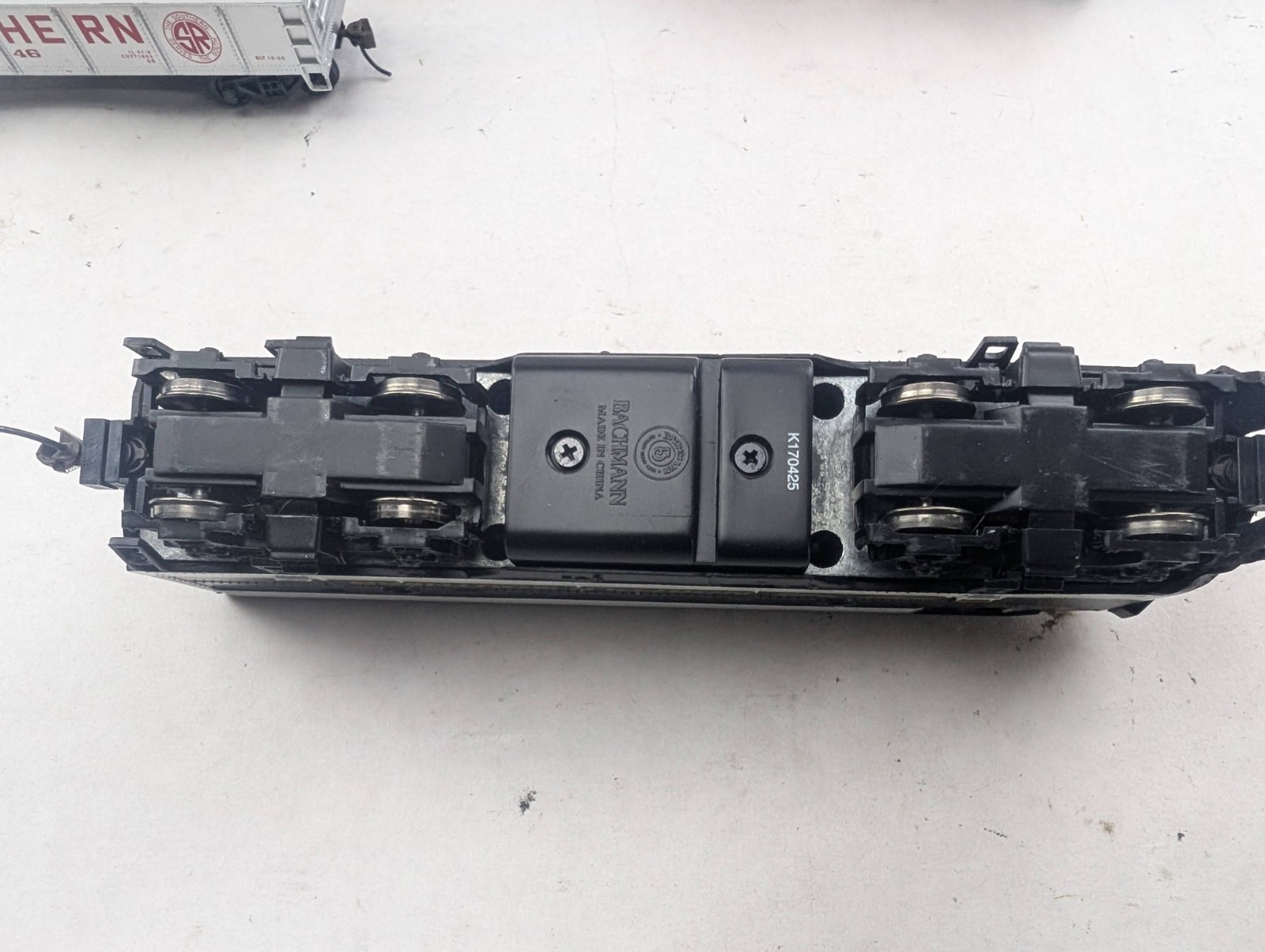 Bachmann 4270 HO Gauge Model Railroad Norfolk Southern Diesel Locomotive Used
