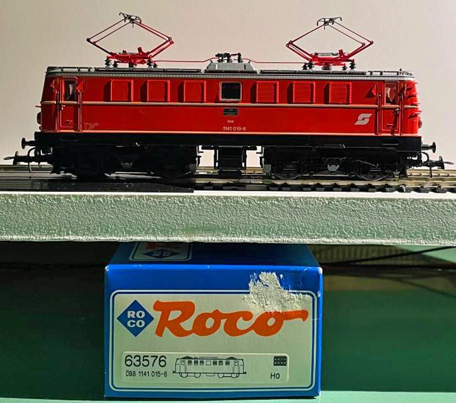 HO ROCO 63576 OBB AUSTRIAN 1141 015-6 ELECTRIC LOCOMOTIVE