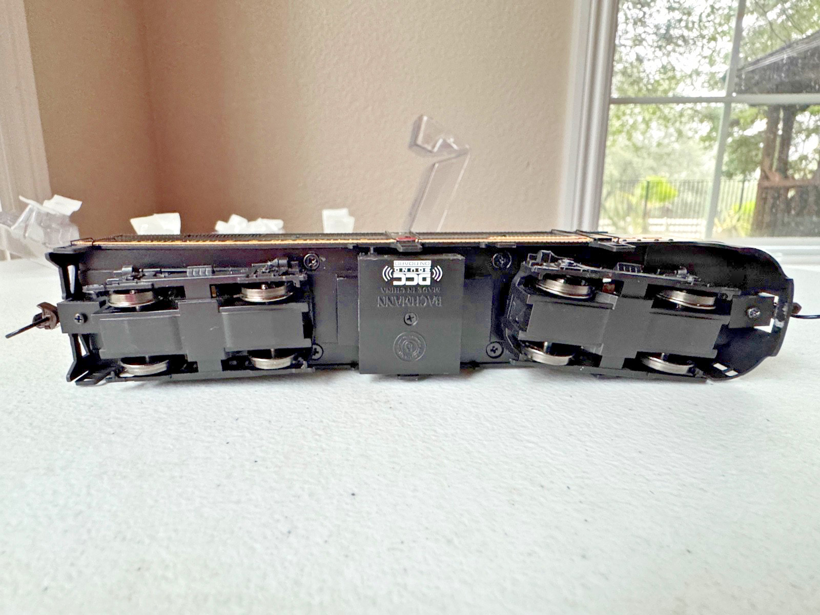 Bachmann #64704 HO FA2 Locomotive-Louisville & Nashville w/DCC & Sound w/box-LN