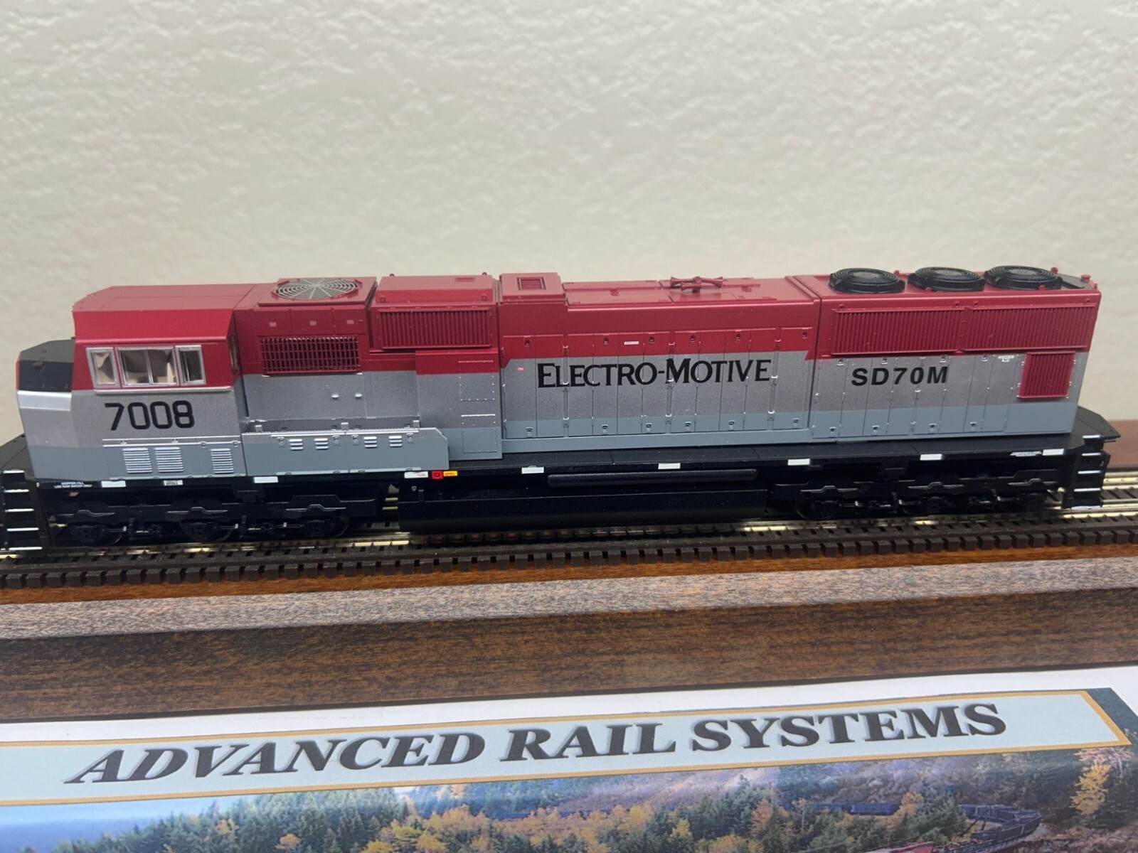 EMD LEASING #1 – SD70M DEISEL LOCO – DC/DCC Ready – HO Scale -“GENESIS” NEW OOP
