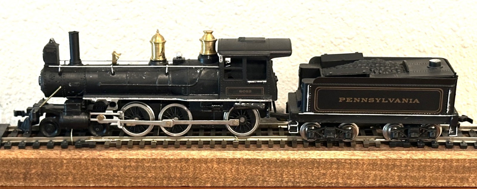 Mantua Model HO 4-6-0 Pennsylvania Railroad Steam Locomotive & Tender 6012 Works