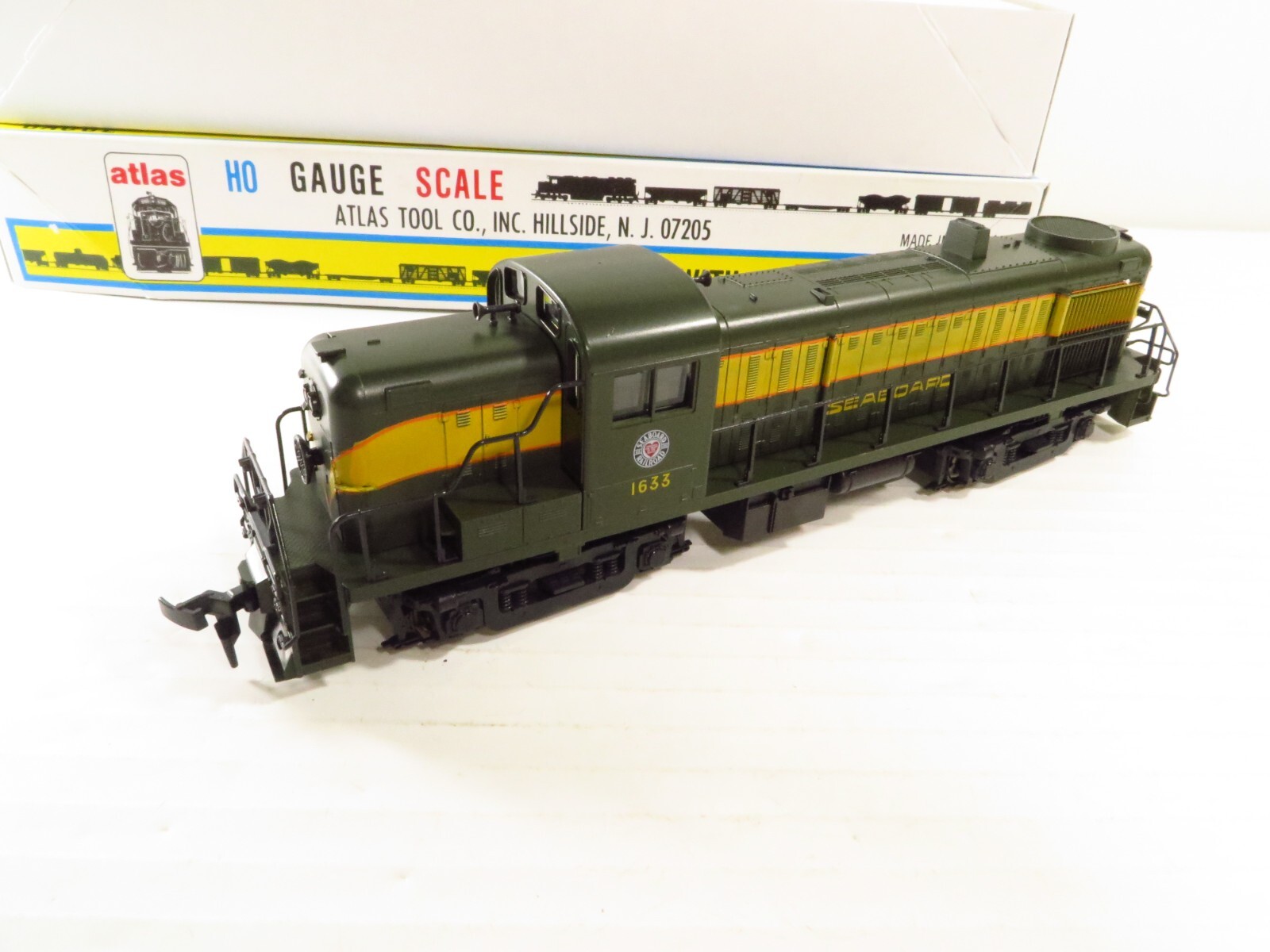 Atlas HO 8153 RS-3 Diesel Loco Seaboard Air Line #1633, Made in Japan, NEW, RARE
