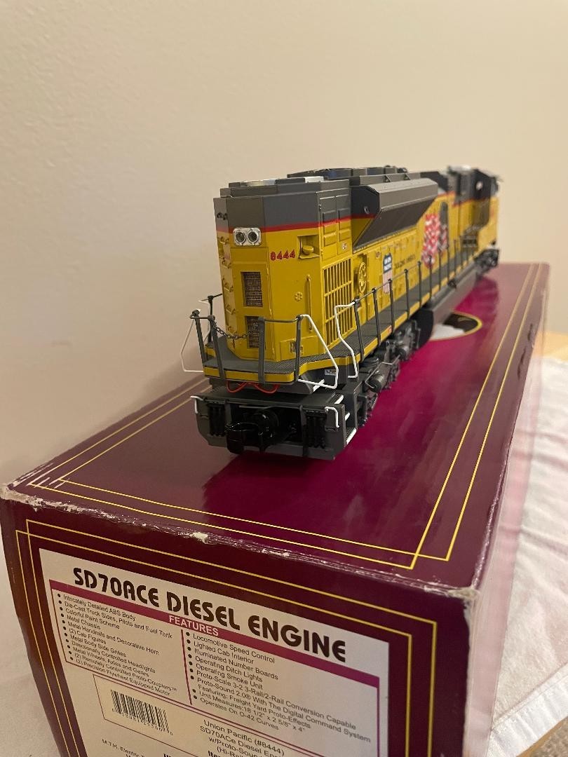 MTH 20-2918-1 Union Pacific SD70ACe PS2 Diesel Engine with manual, new battery