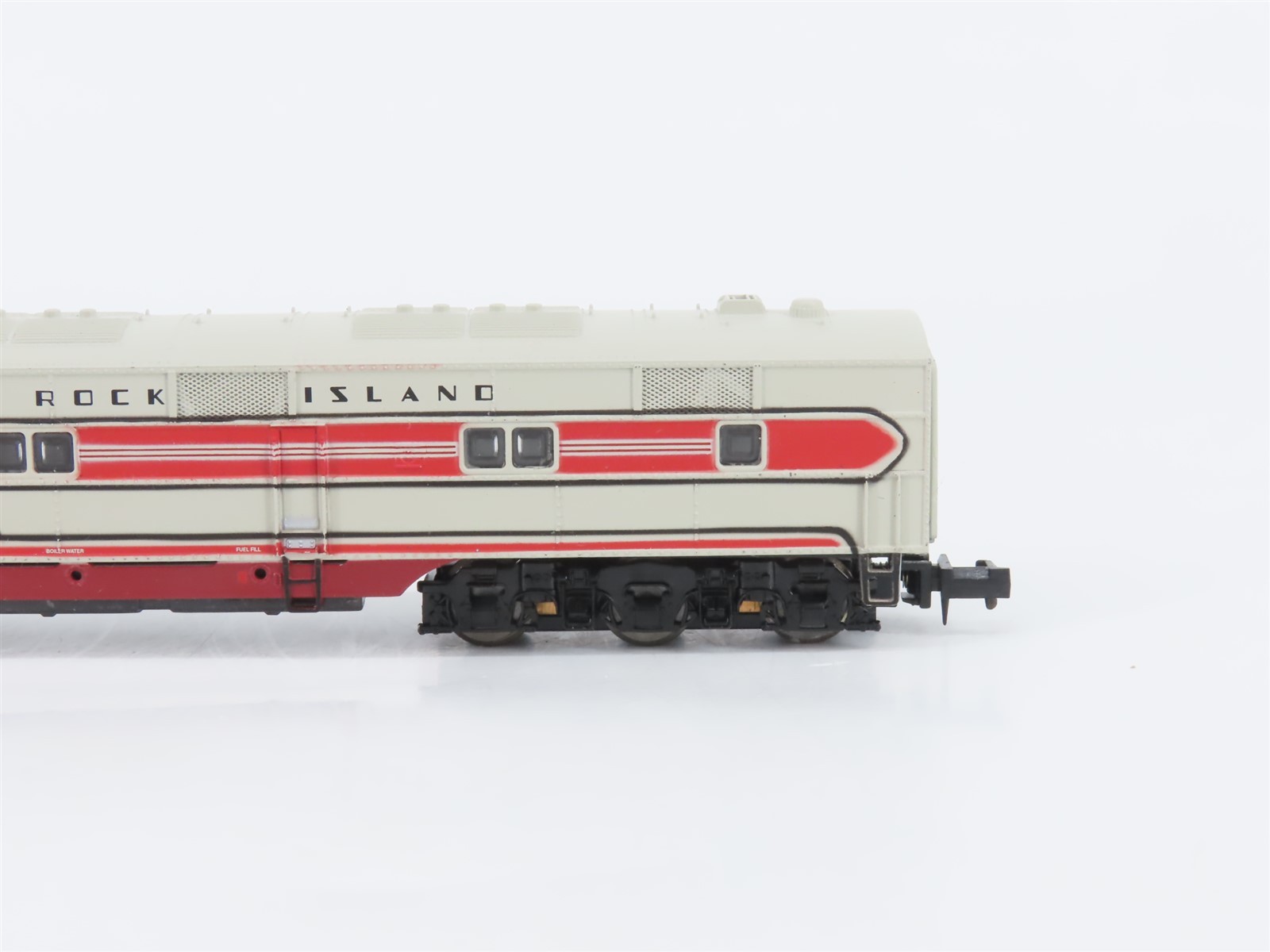 N Scale Life-Like 7016 RI Rock Island “Rocket” EMD E7A Diesel Locomotive #635