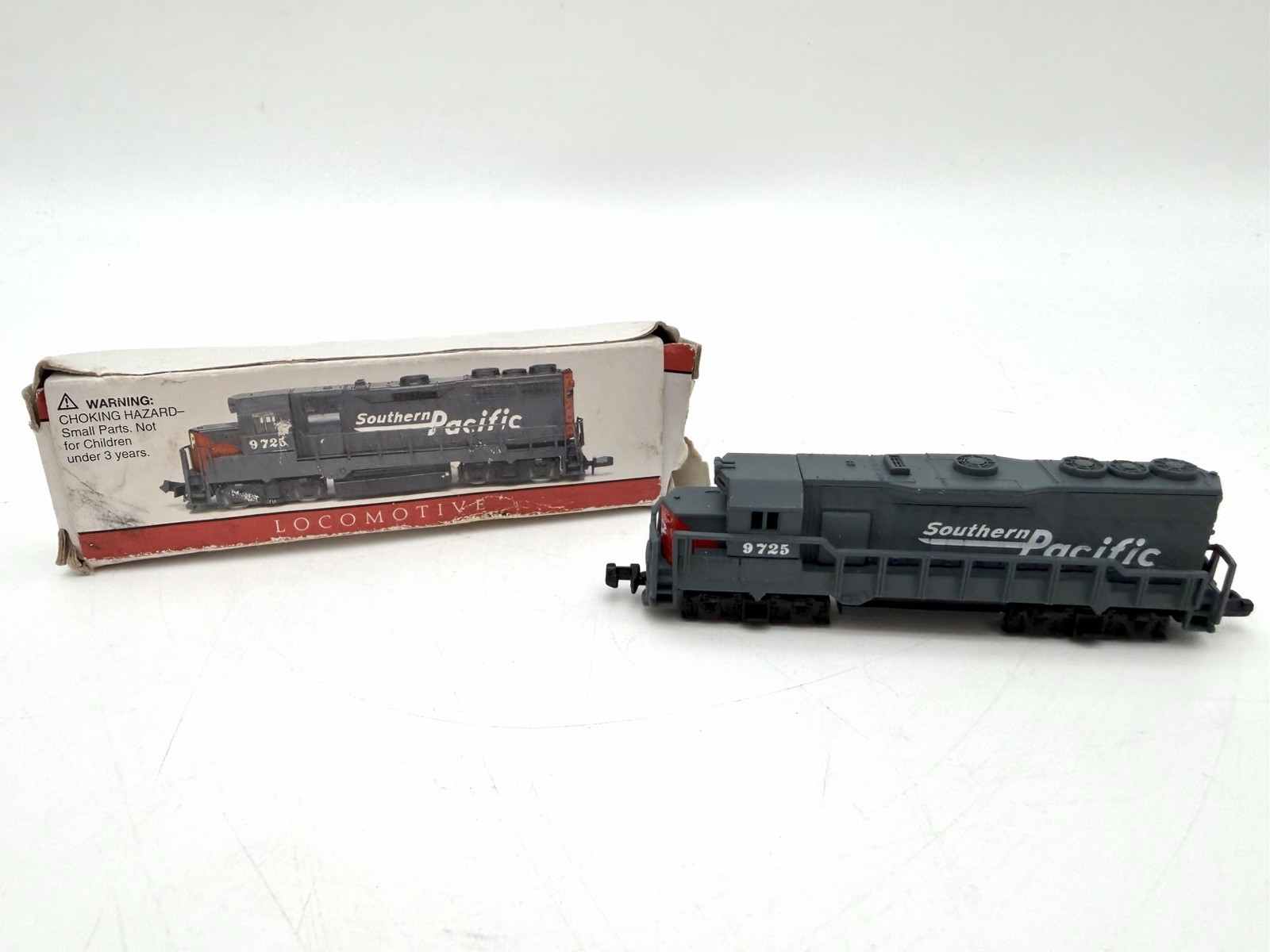 Southern Pacific 9725 N Scale Dummy Locomotive No. 418 w/ Box High Speed