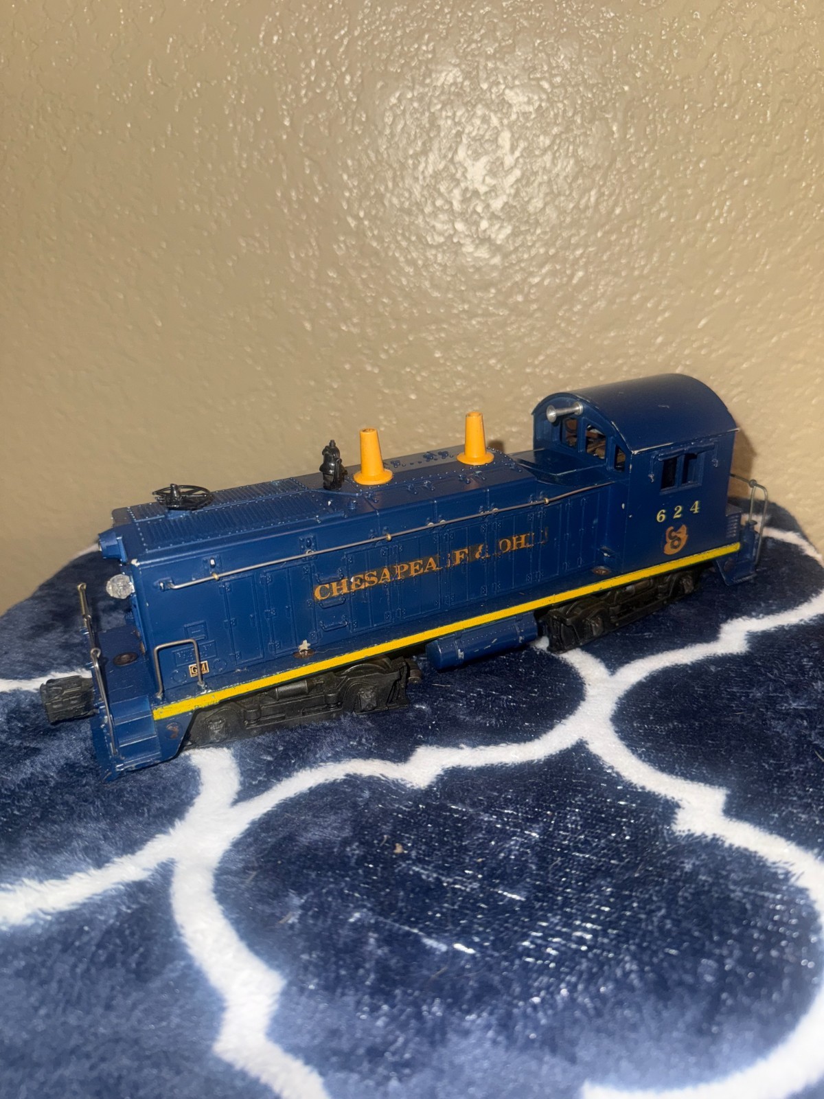 Lionel Postwar 624 C & O EMD NW-2 Diesel Switcher