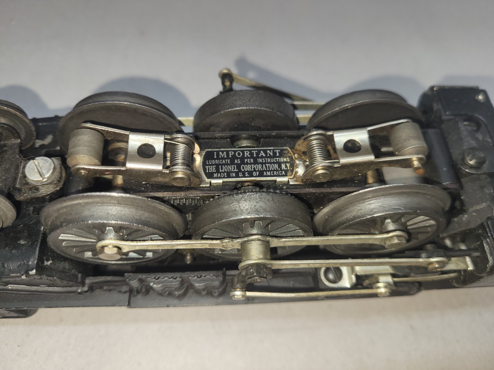 Postwar Lionel O Gauge 2-6-4 Steam Locomotive #2025 + Tender Runs Well!