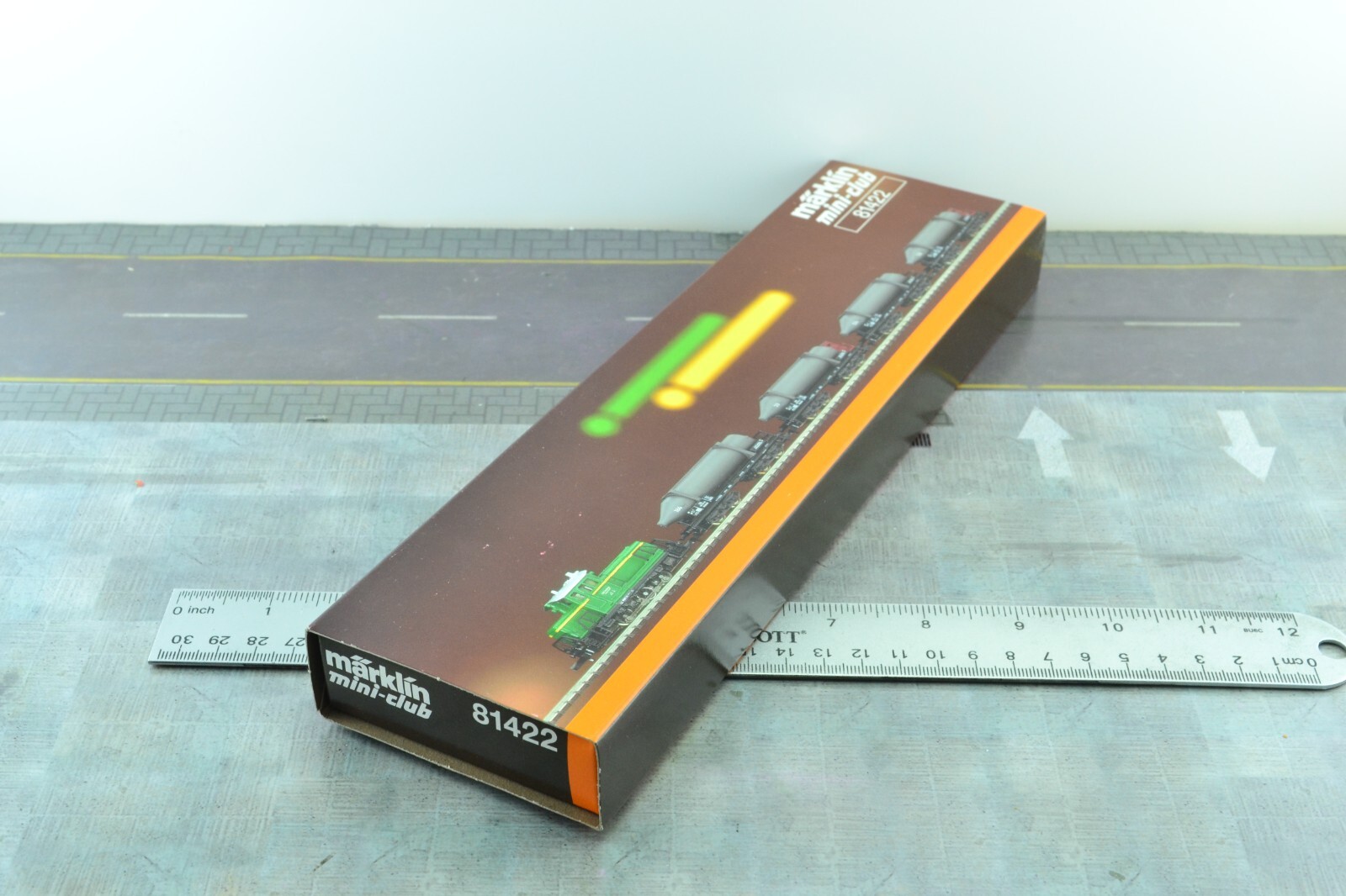 Marklin 81422 SKW Switcher Diesel Loco 5 Pole Motor w/ Carbide Cars Set Z