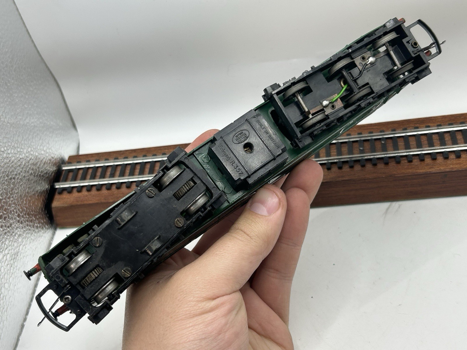 OO Triang R357 BR Class 31 Diesel Locomotive ‘D5572’ – (GOOD TESTED)