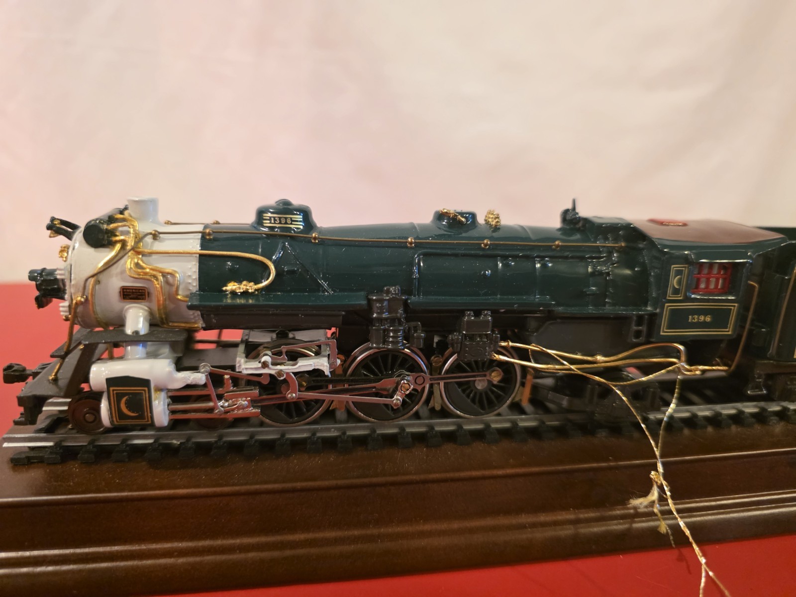 Franklin Mint Train Crescent Limited Steam Locomotive with Rail #1396