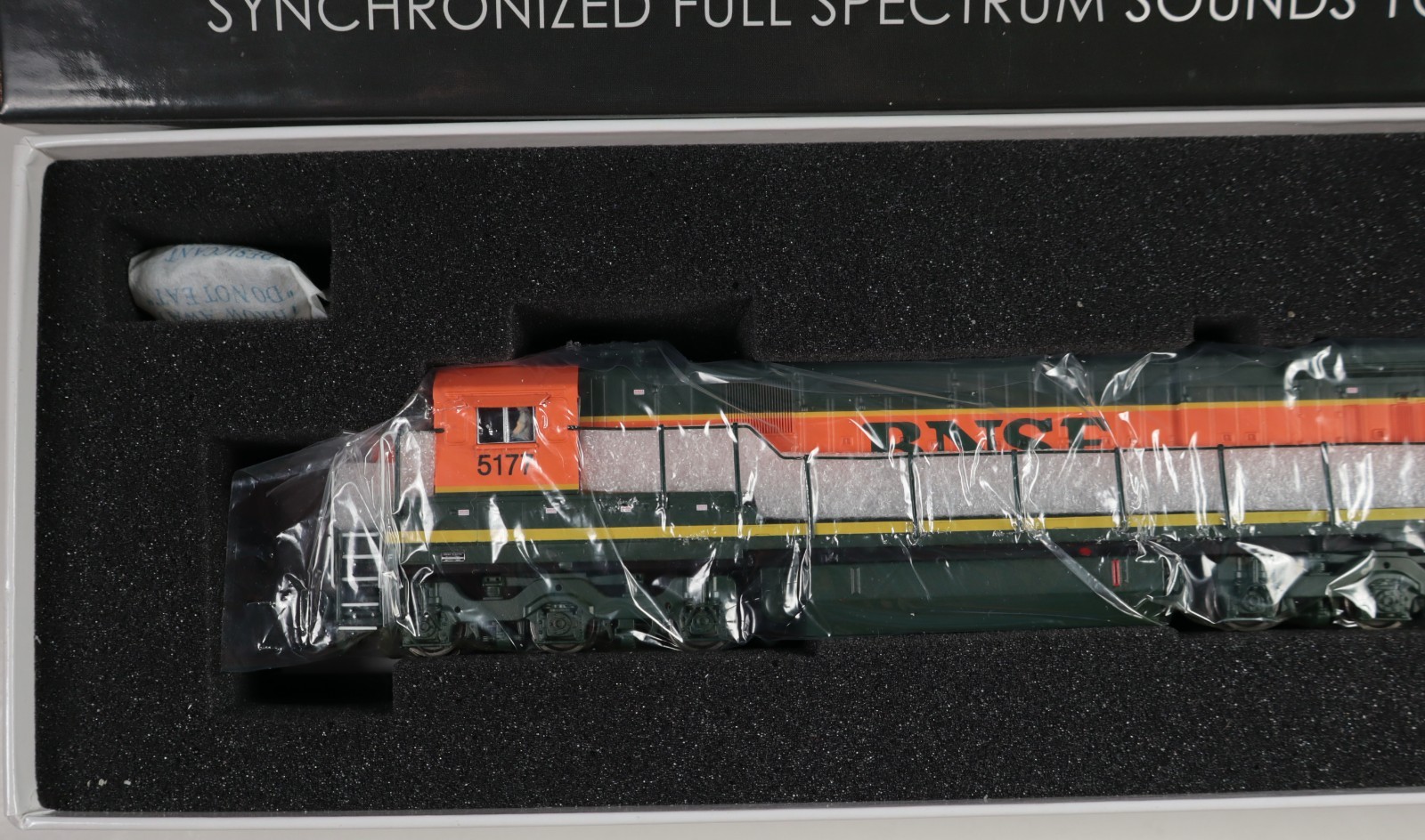Broadway Limited #4407 Paragon 3 Rolling Thunder GE C30-7 BNSF 5177 sound DC/Dcc