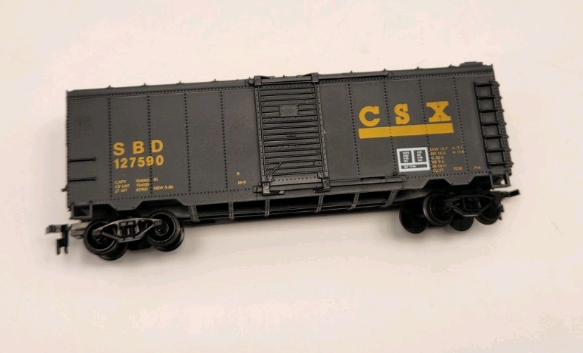 Life Like HO 8479 40 SD BOX CAR CSX 127590 UNUSED B99