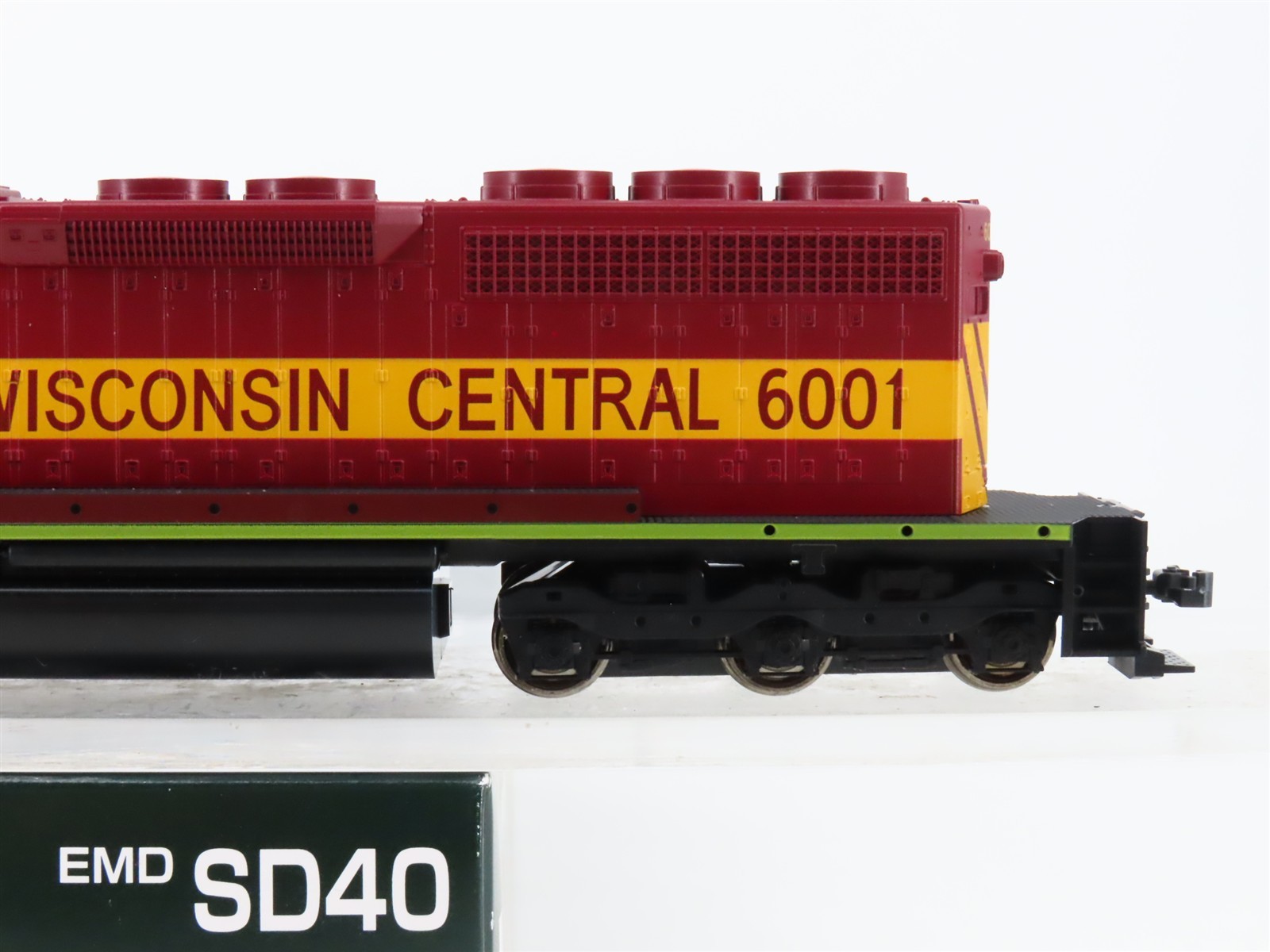 HO Scale KATO 37-6329 WC Wisconsin Central EMD SD40 Diesel #6001 – DCC Ready