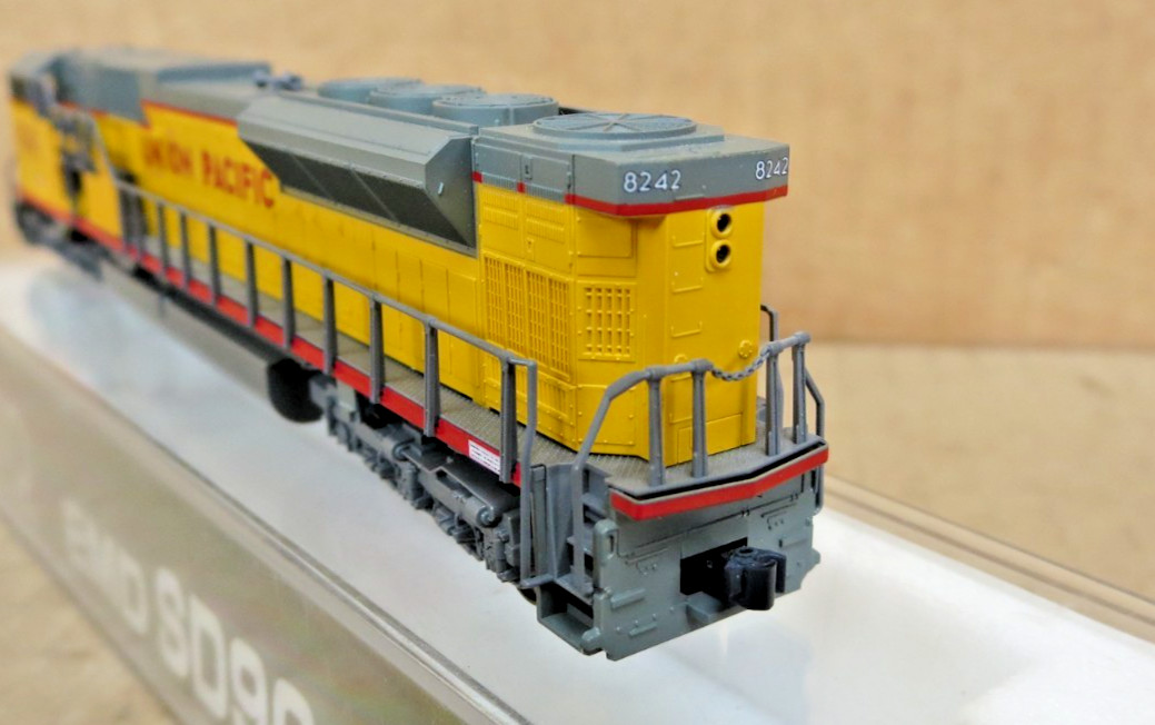 KATO 176-5613 SD90/43MAC Union Pacific 8242 N-Scale LN