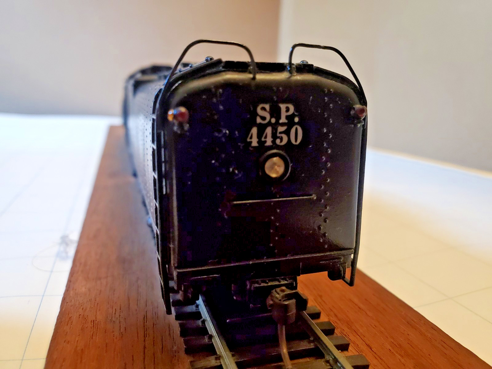 Max Grey SP 4-8-4 GS-4 Custom Painted With Working Headlights and Skirts