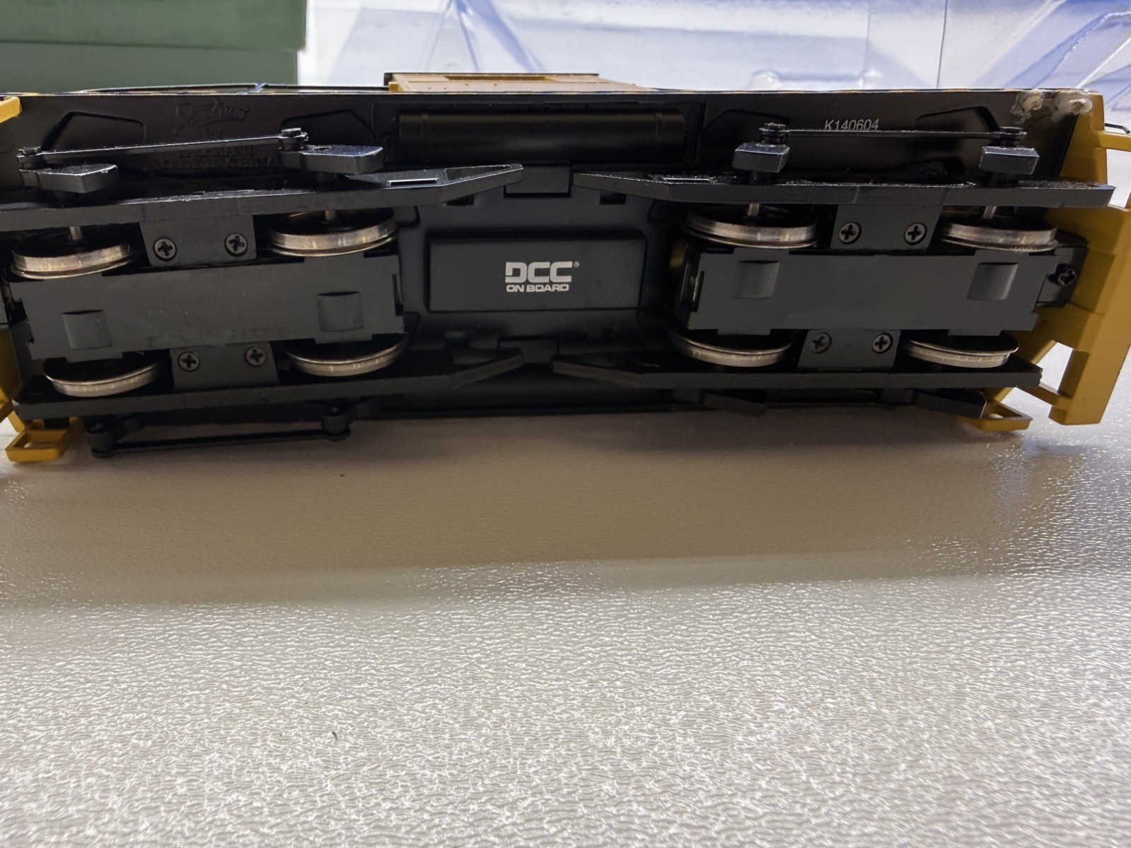 Bachmann Unletterd Org & Cream Whitcomb 50-Ton DCC with sound Locomotive by On30
