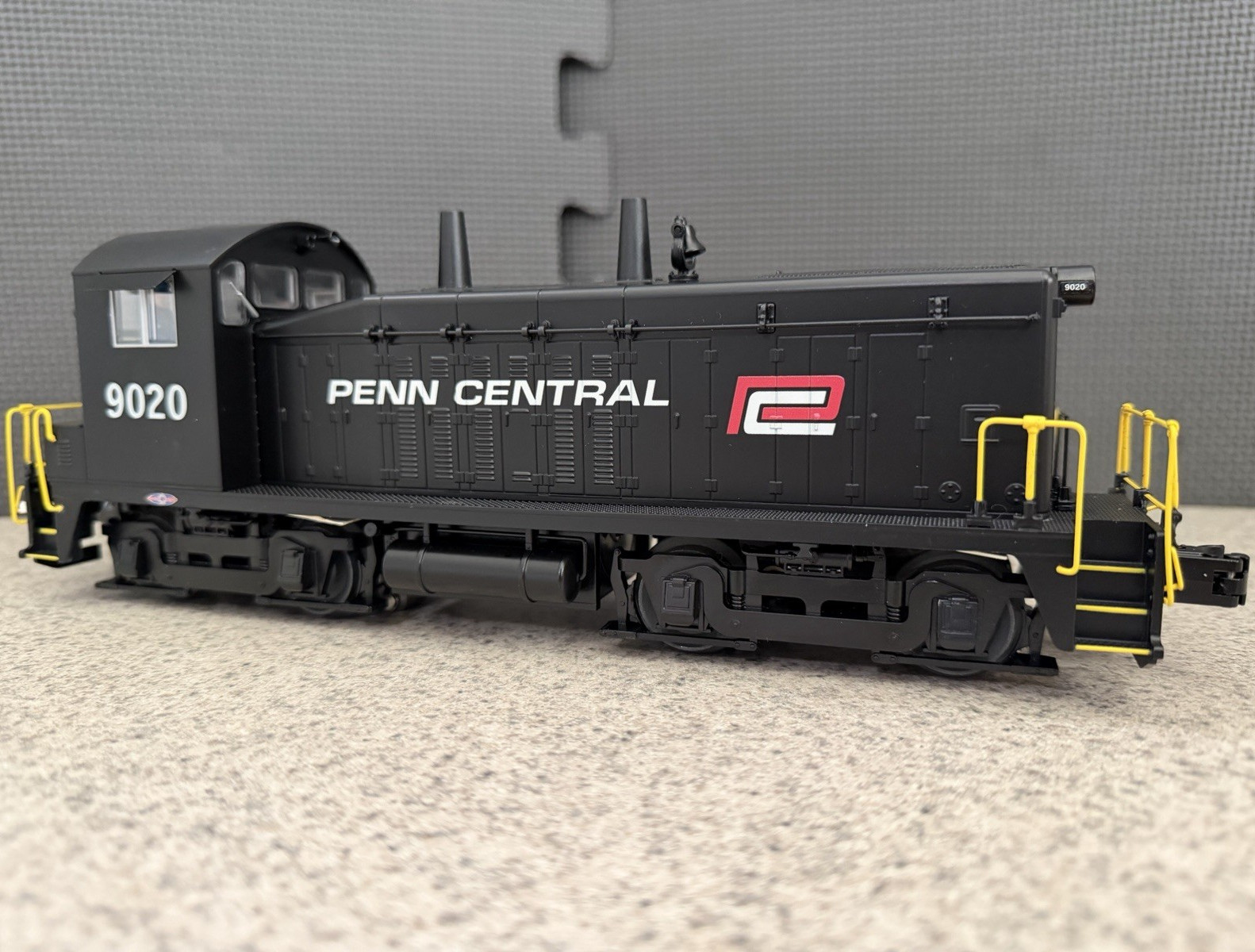 **NEW** Lionel Penn Central LEGACY SW1200 #9020 O Gauge Diesel Bluetooth 2233240