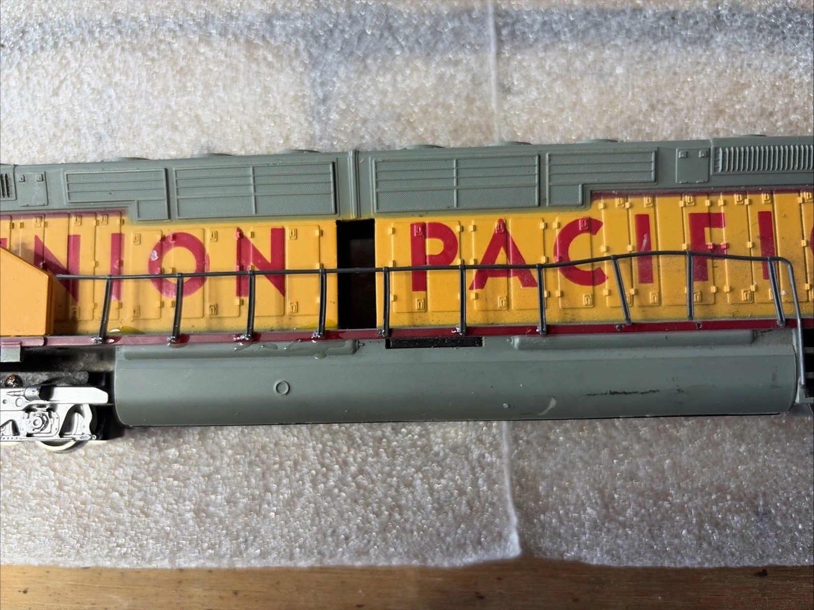 HO Scale, Bachmann DD40X “Union Pacific”Locomotive # 6922 Used -runs- Needs Work