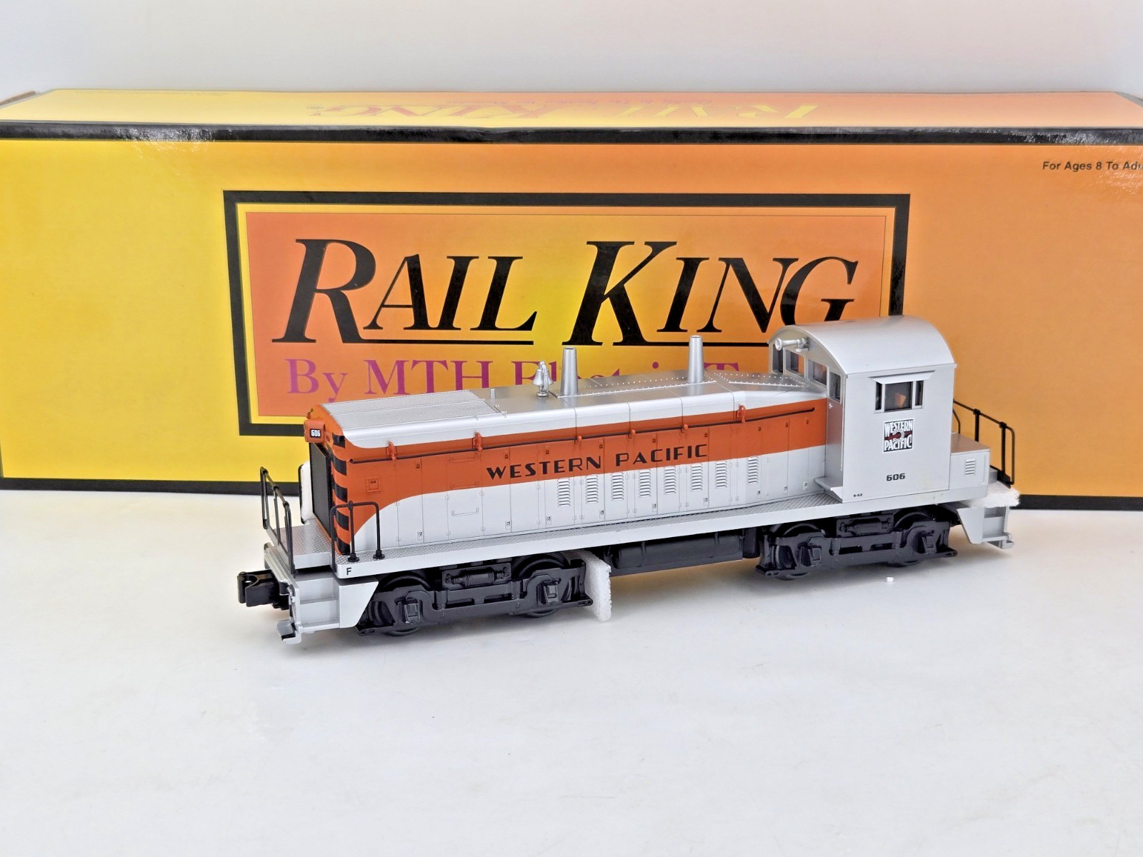MTH 30-2366-1 Western Pacific SW-9 Switcher Diesel Engine – Proto 2 – VIDEO