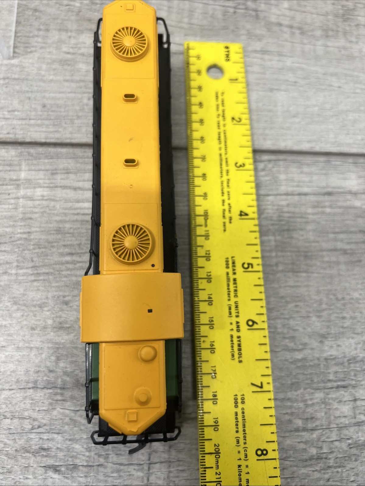 AHM/Yugo HO GP18 Diesel Locomotive Reading Lines #5513