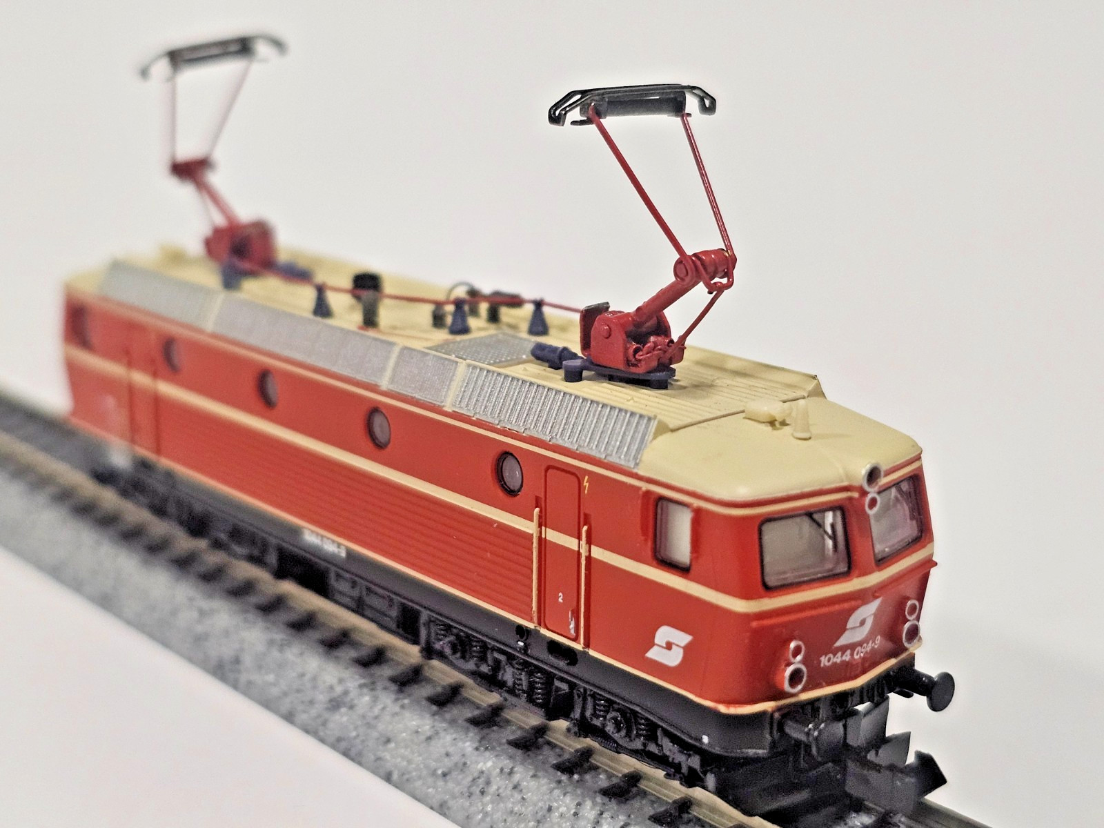 N SCALE ROCO 43658 OBB ÖBB CLASS BR 1044 077-4 E-LOK ELECTRIC LOCOMOTIVE AUSTRIA