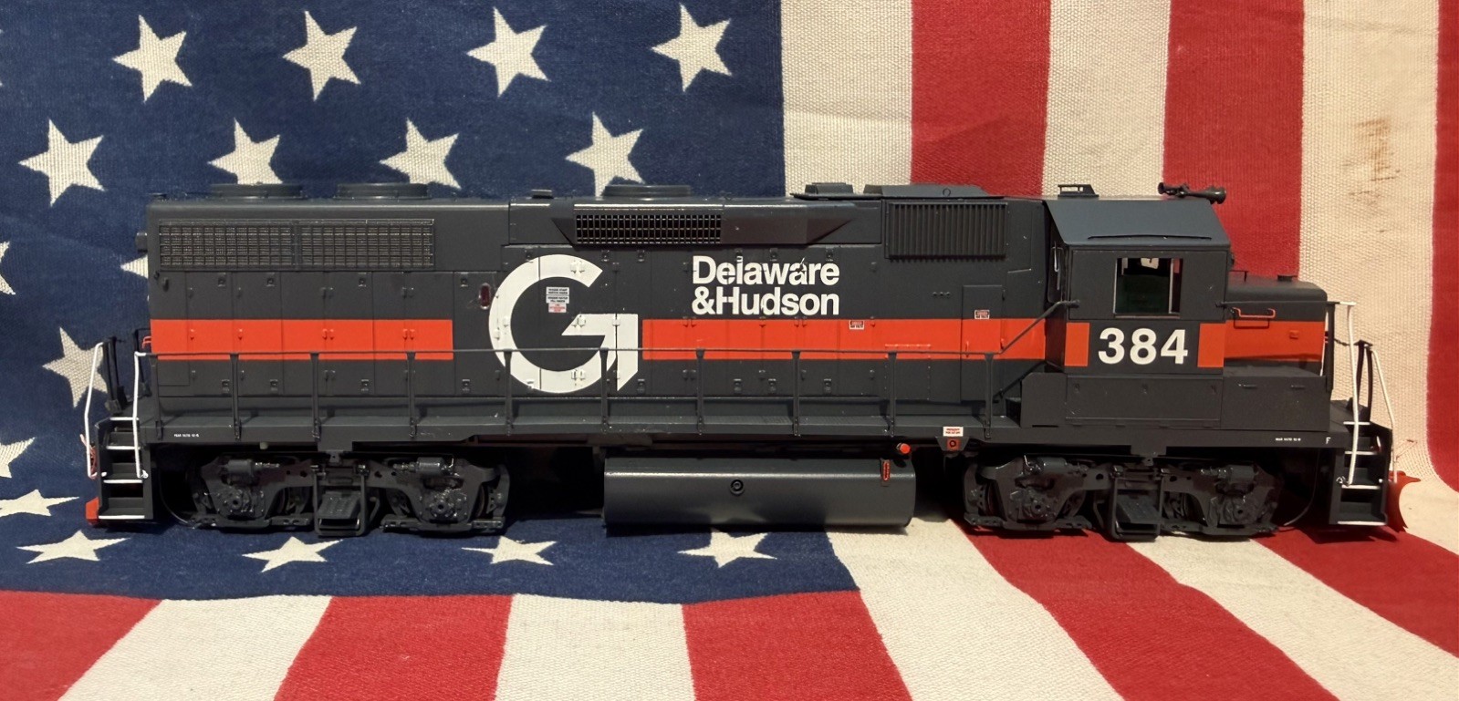 Athearn Genesis HO GP39-2 DCC Ready D&H Delaware & Hudson #384 ATHG65506