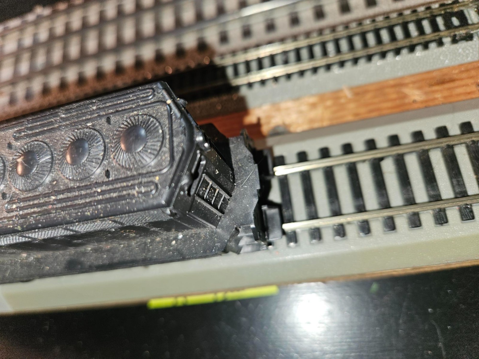 NON-POWERED BLACK, UNBRANDED DIESEL, HO GUAGE, SEE PHOTOS FOR DETAILS