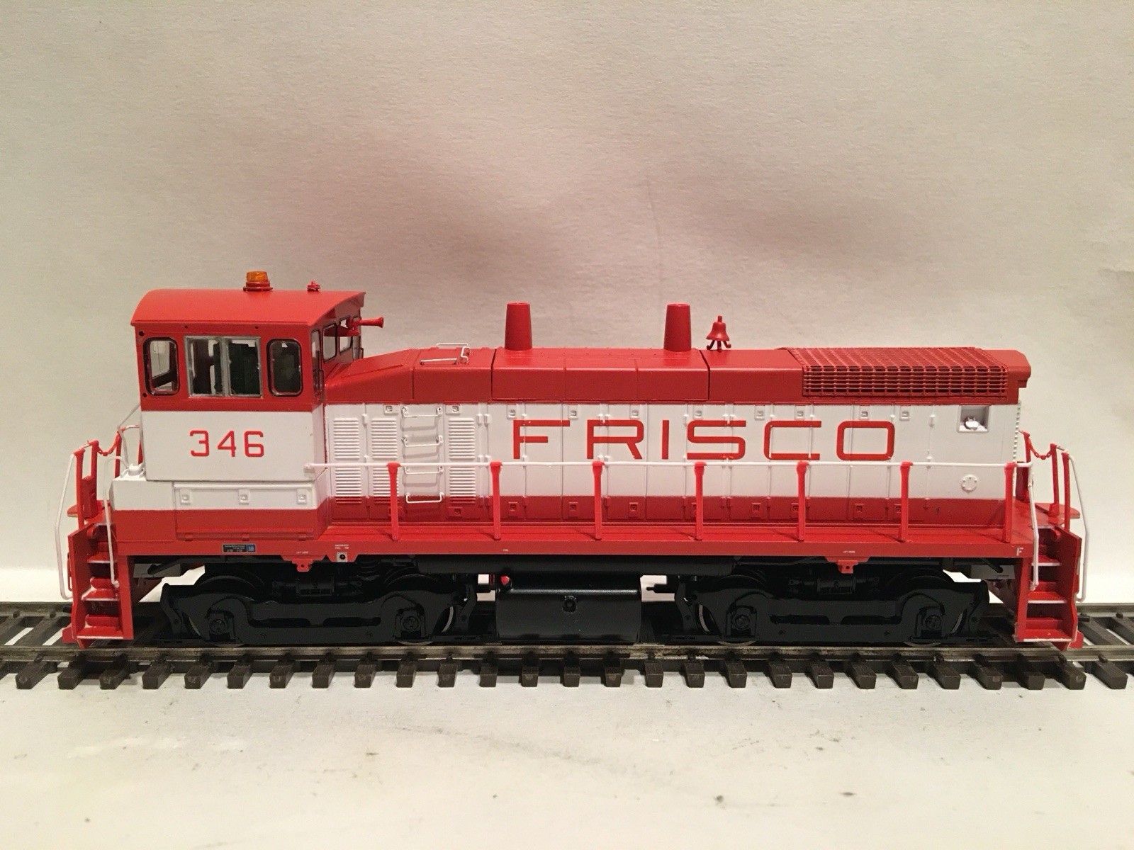 HO Athearn RTR 96733 Frisco SW1500 Switcher Diesel Locomotive SLSF #346