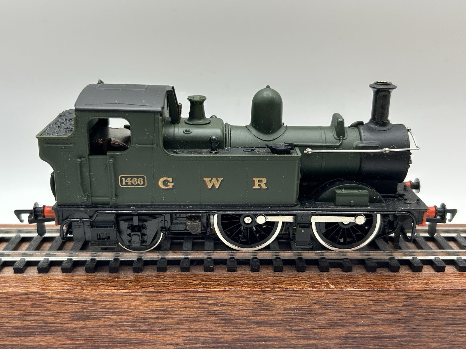 OO Airfix 54152-7 GWR 14XX Class 0-4-2 Steam Locomotive #1466 – (AS IS)