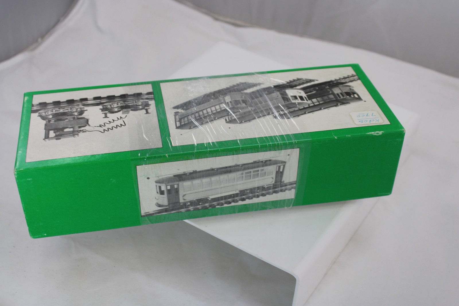 O Scale – Bowser Trolley – Red/Cream Brill Trolley