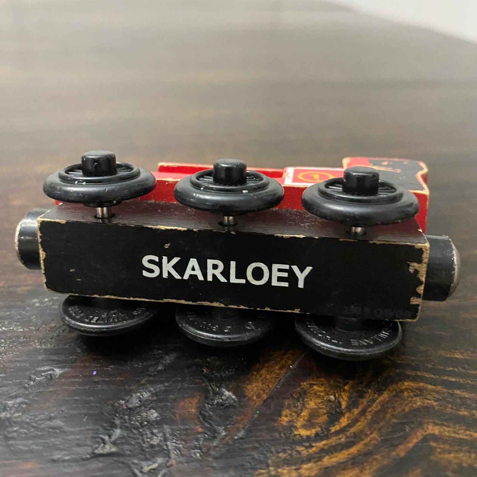 Thomas & Friends Wooden Railway Skarloey Red Engine Number 1 Train
