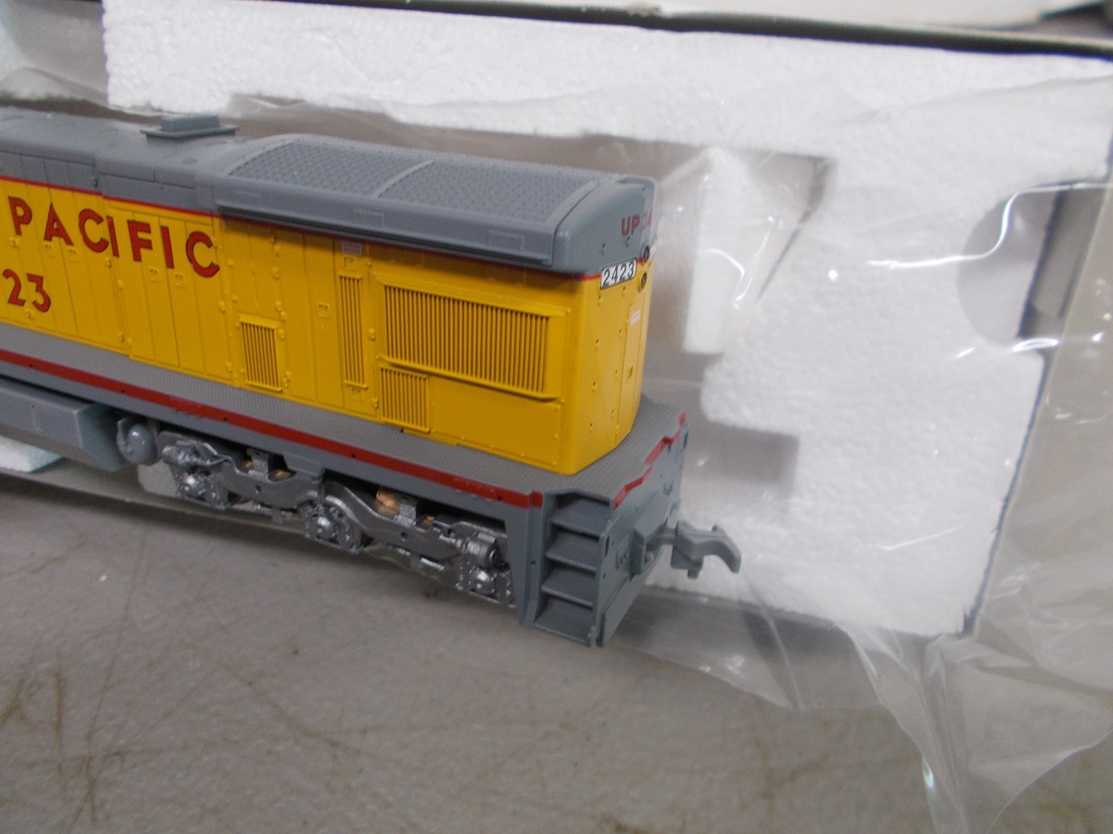 ATLAS # 8633 ~ UNION PACIFIC C30-7 LOCOMOTIVE ~ NIB ~ DCC PLUG ~ HO SCALE ~LOT D