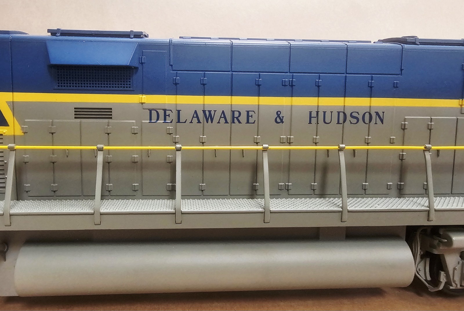 Atlas 1332-3 Delaware & Hudson #602 C-628 Diesel Locomotive O Gauge W/ TMCC