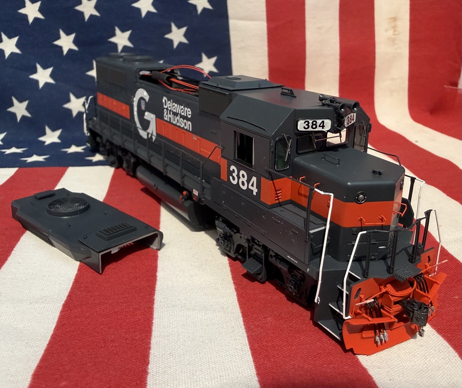 Athearn Genesis HO GP39-2 DCC Ready D&H Delaware & Hudson #384 ATHG65506