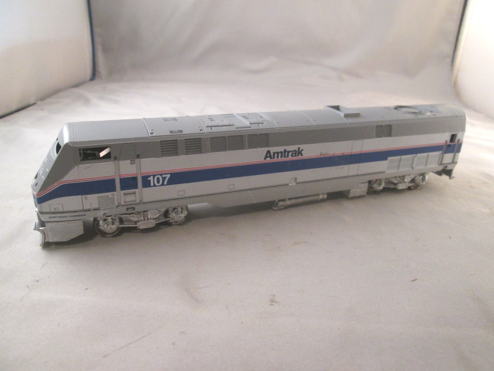 HO Scale Amtrak Northeast Corridor Deisel Powered Locomotive #107 partial used