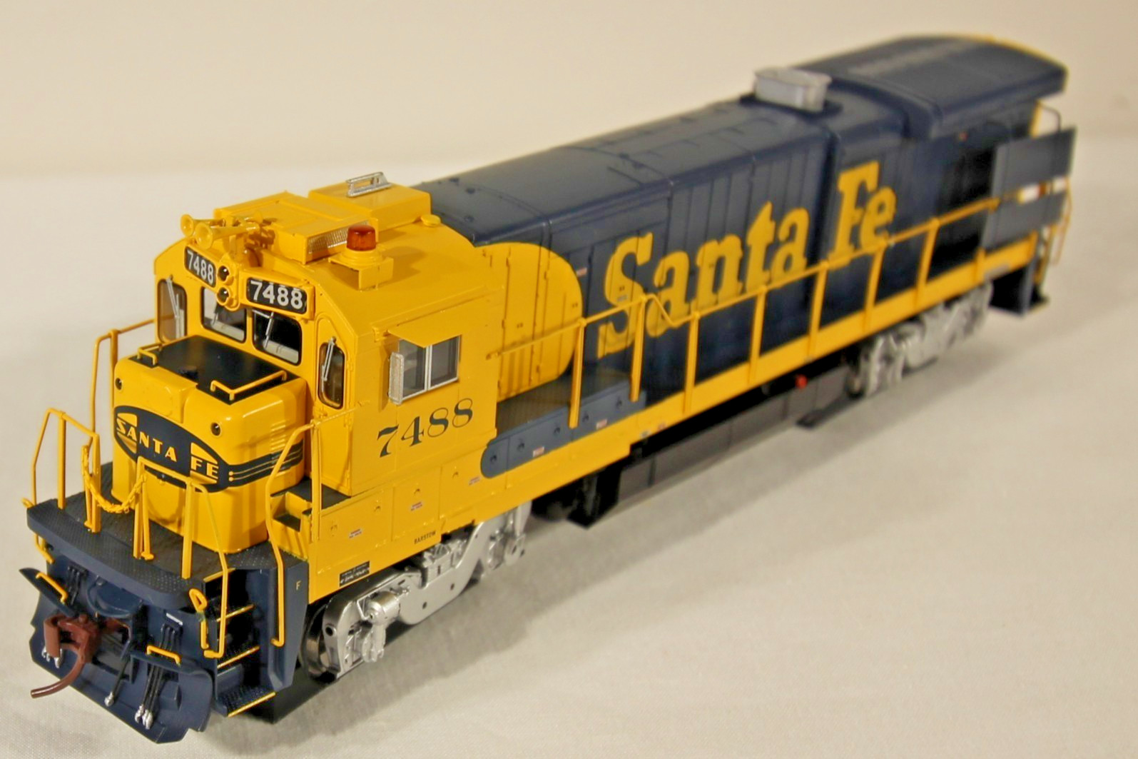 Rapido 18001 HO GE B36-7 Santa Fe ATSF #7488 Blue Yellow DC NIB NOS