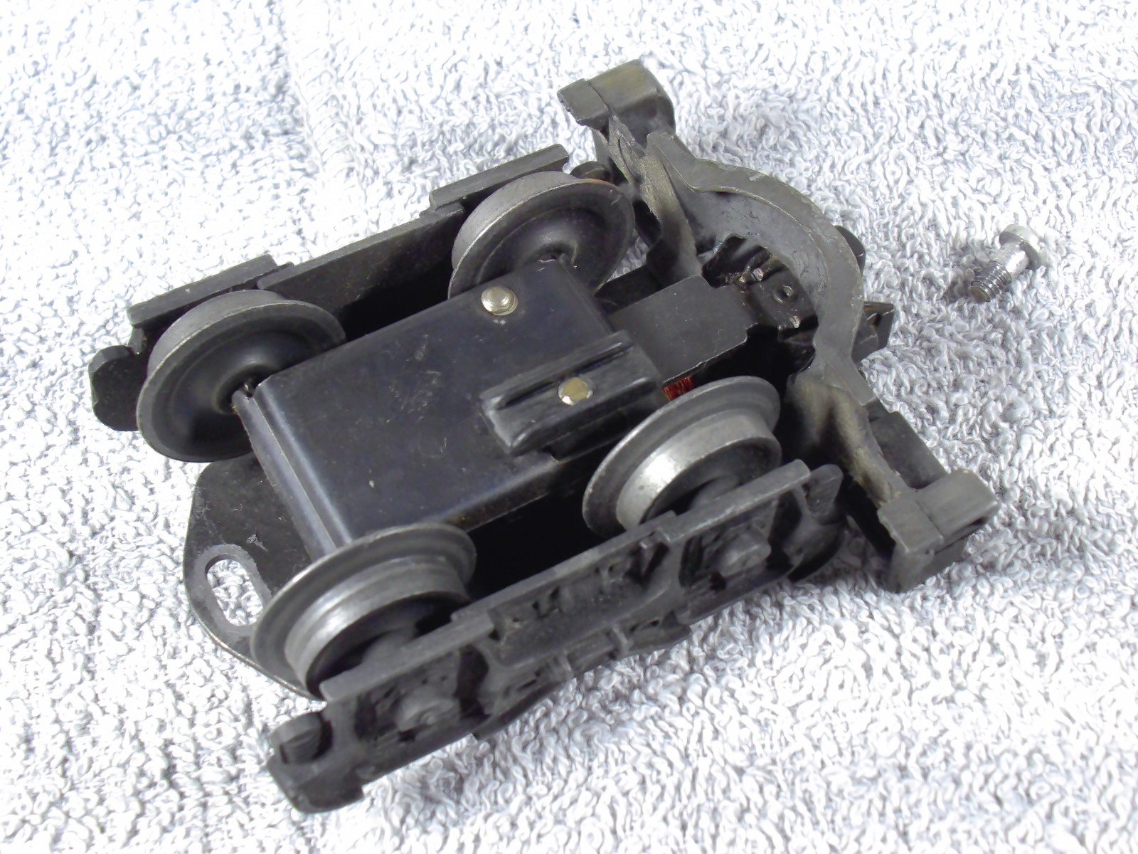 Vintage Lionel GG1 Electric Locomotive 2332 Pilot Truck