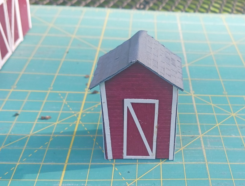 O SCALE Micro Scale Models Tractor Shed &Tool Shed & Outhouse (3) Assembled