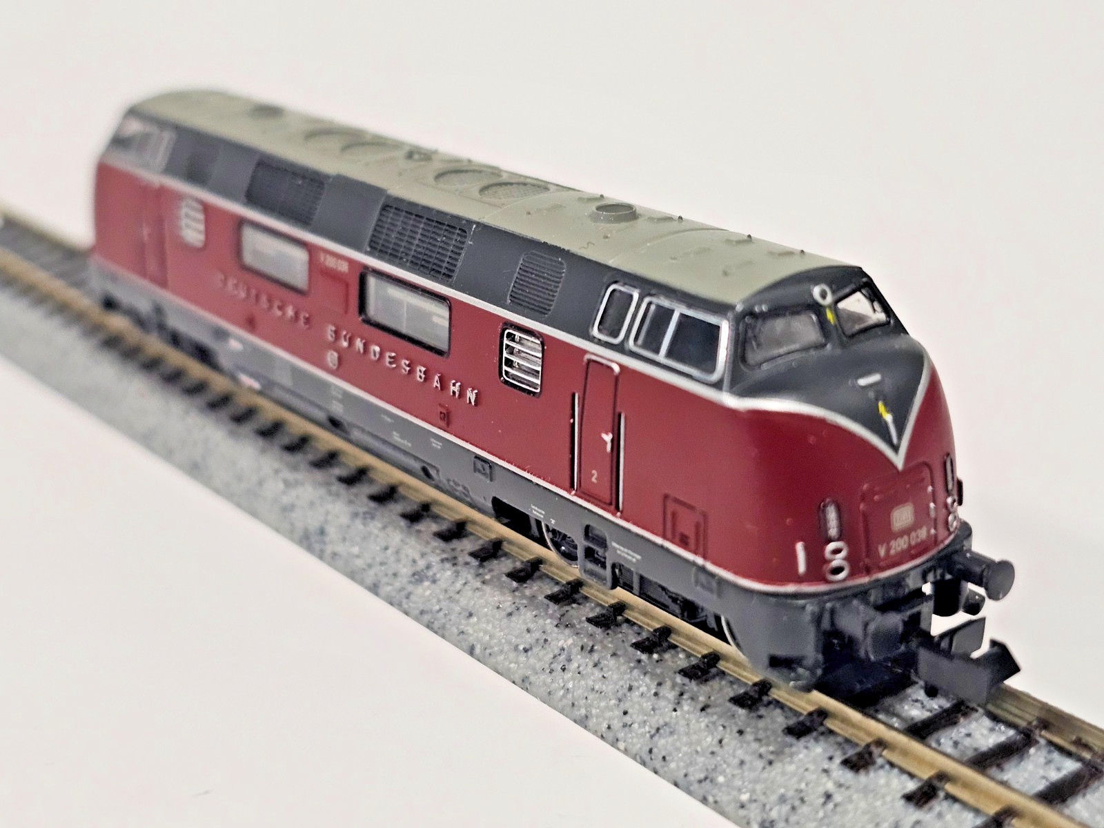 N SCALE ROCO #23284 N-MODEL GERMAN RAILWAY DIESEL LOCOMOTIVE BR200 AUSTRIA VIDEO