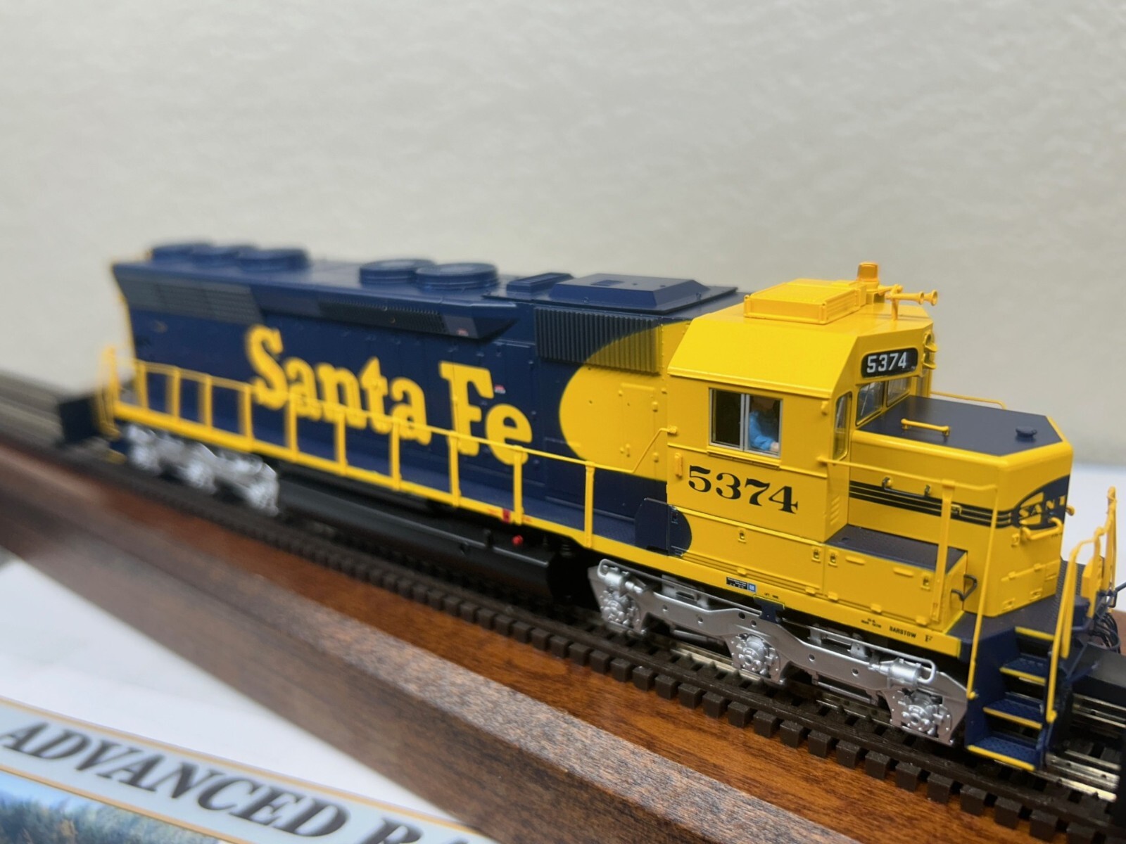 SANTA FE – ATSF SD45 LOCO DCC /TSUNAMI SOUND – BLUE WARBONNET HO Scale NEW OOP