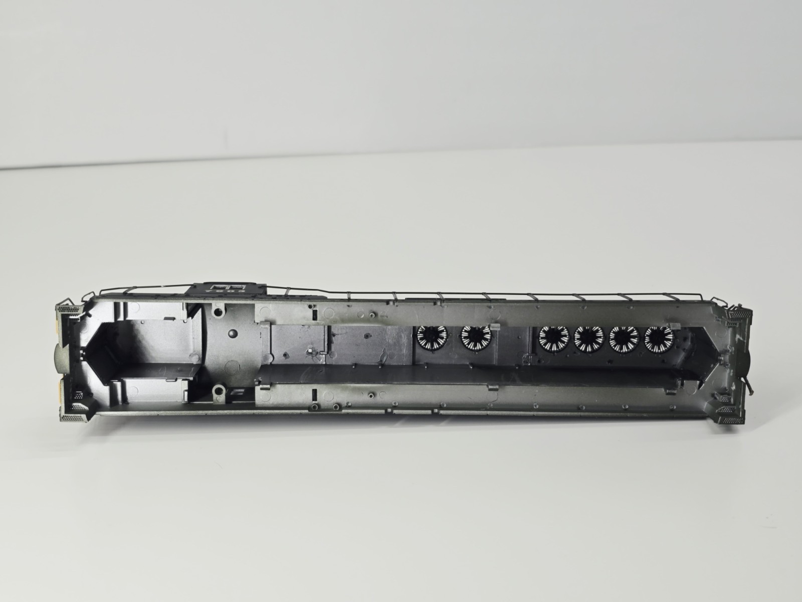 Proto 2000 – HO – Pennsylvania SD9 Locomotive #7603 – Shell Only