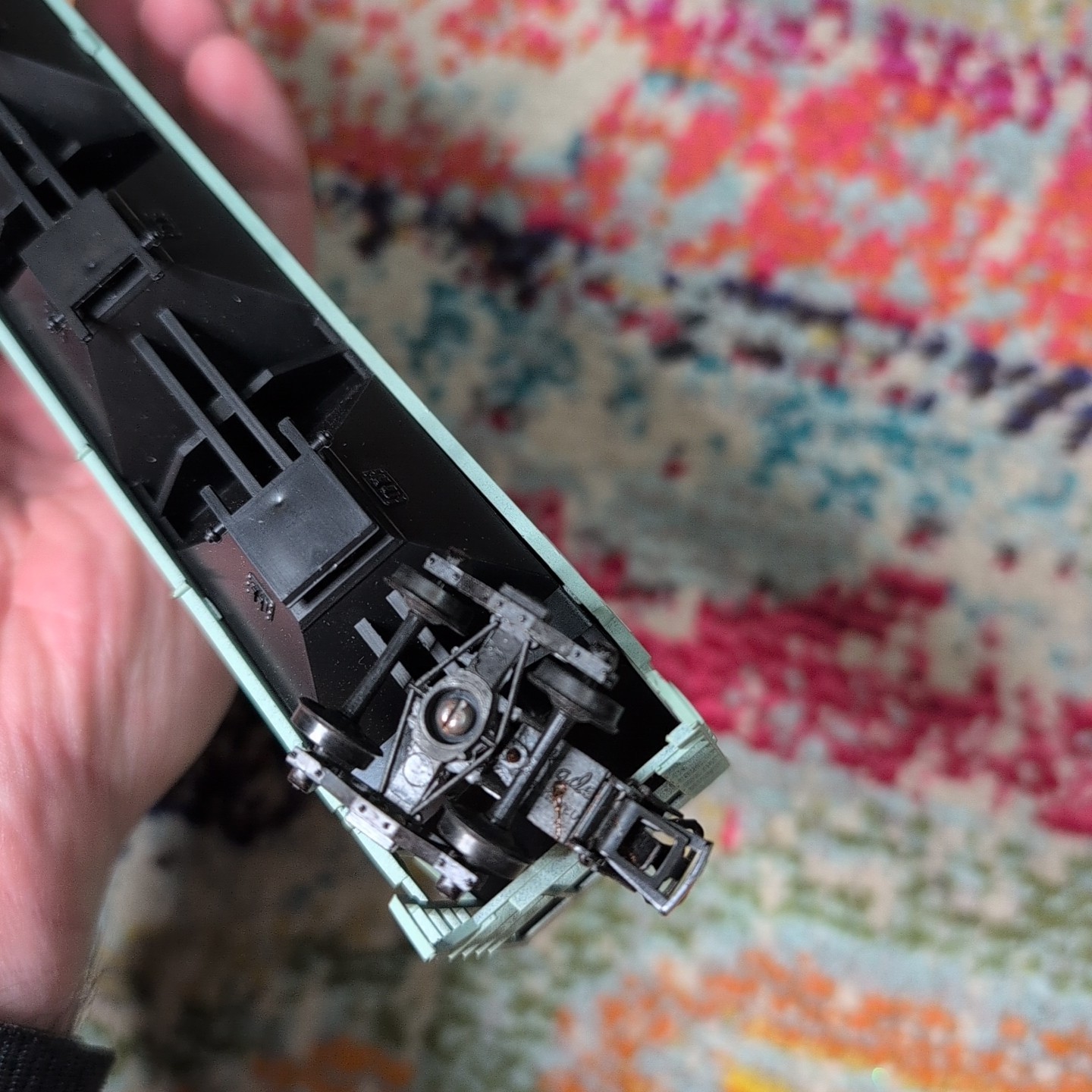 Athearn 5302 HO Scale Burlington ￼3-Bay Covered Hopper Mint Green
