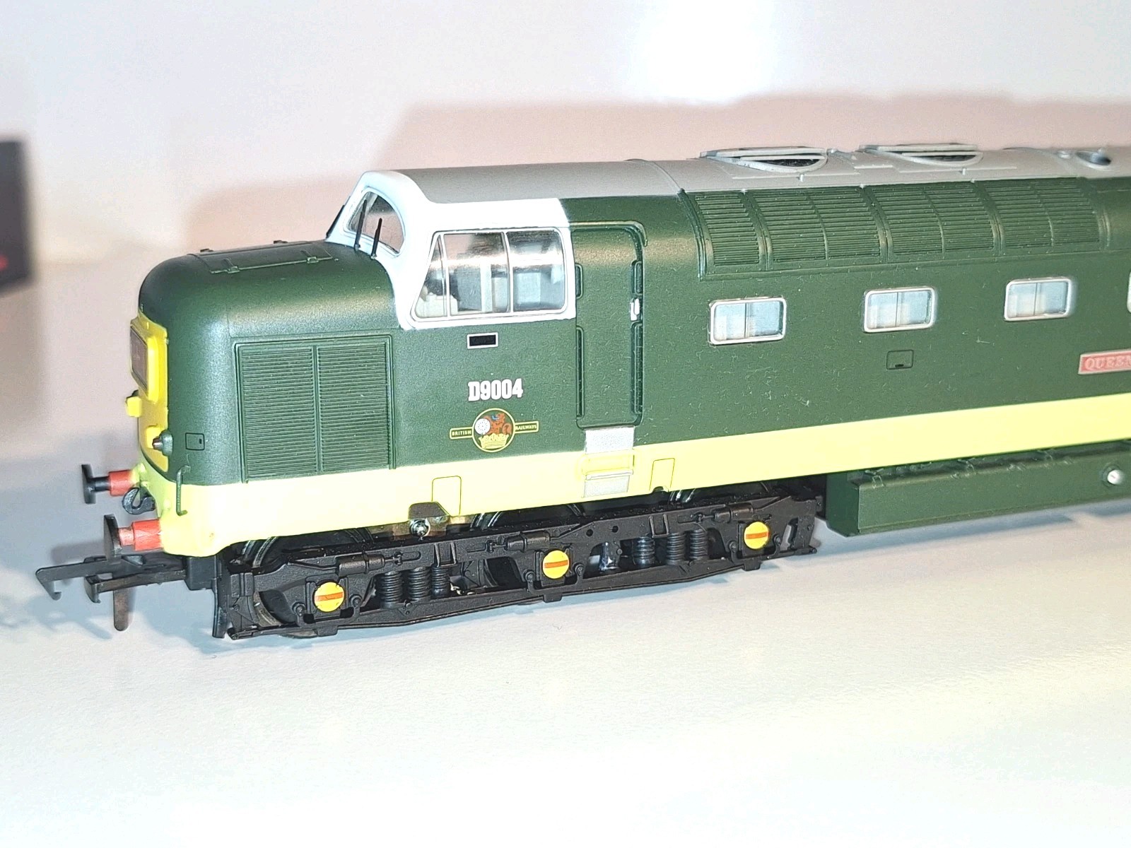 Bachmann 32525 Queens Own Diesel Loco. New Old Stock. Mint Cond. Boxed. OO Scale
