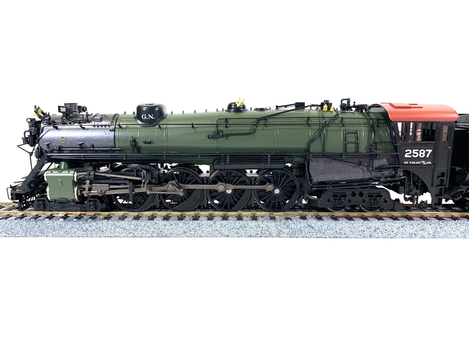 HO Broadway Ltd 2875 Hybrid Great Northern S2 #2587 , DCC Sound, Paragon 3