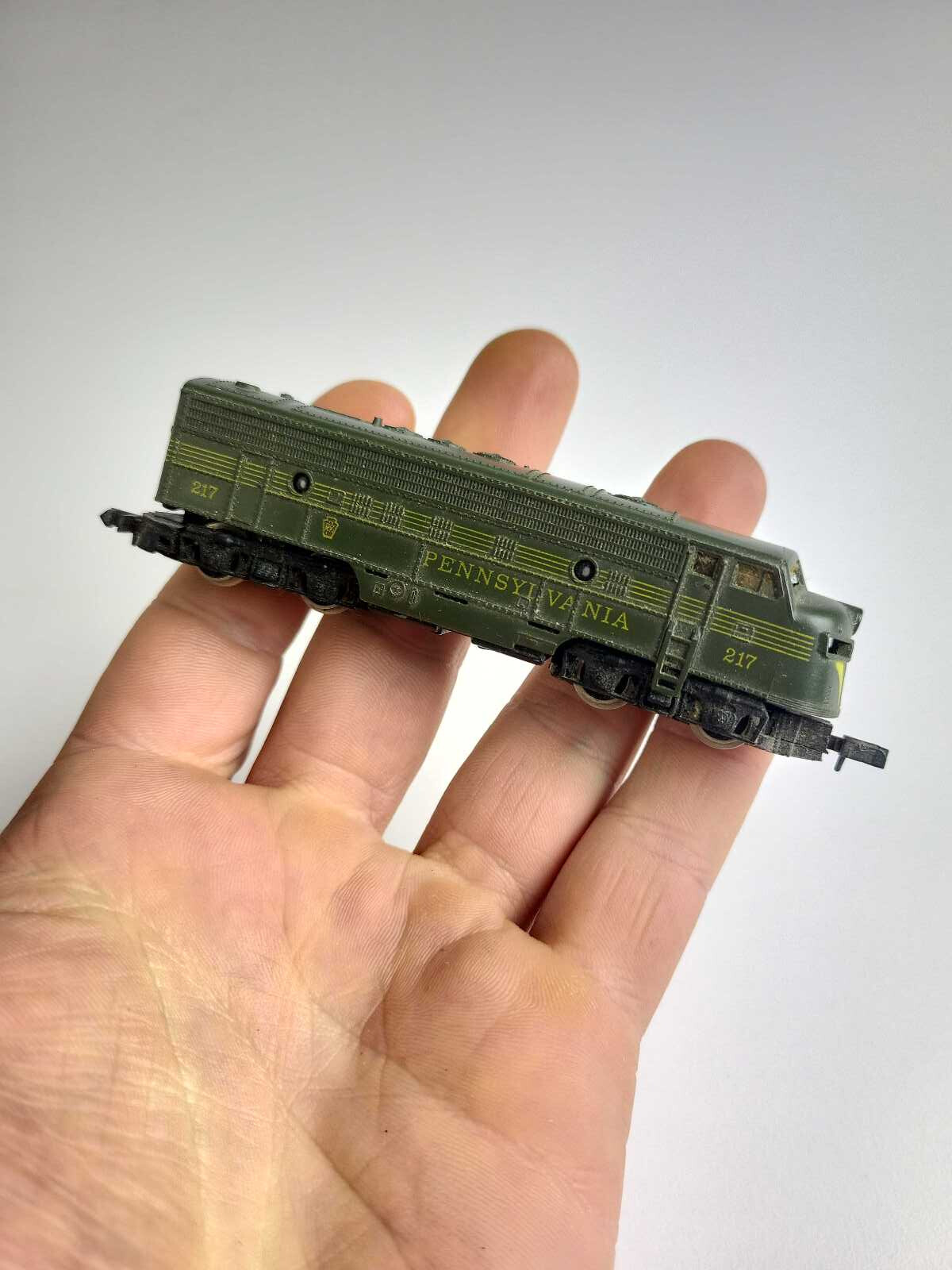 Arnold Rapido N Scale Pennsylvania RR Powered F7A Engine & Dummy F7A / 217