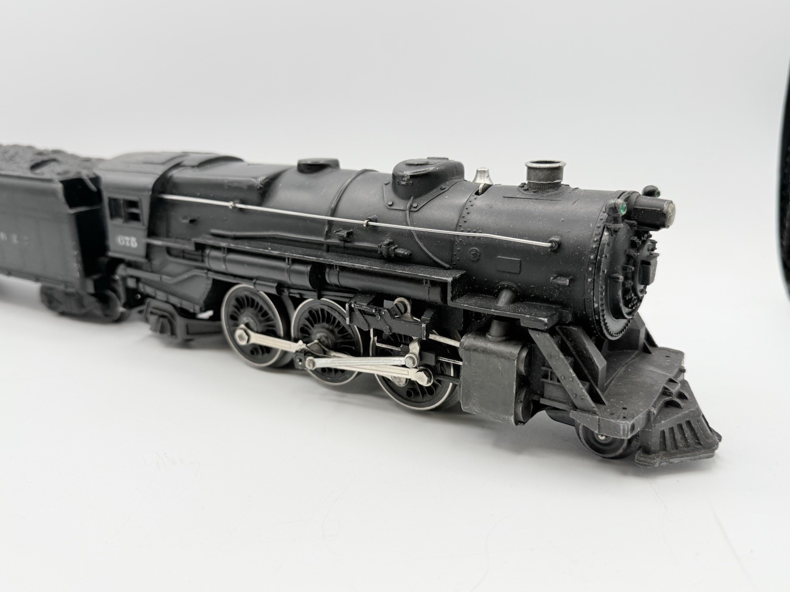 Lionel #675 O Gauge Vintage RR Steam Engine + 2466W Whistle Tender Lionel Lines